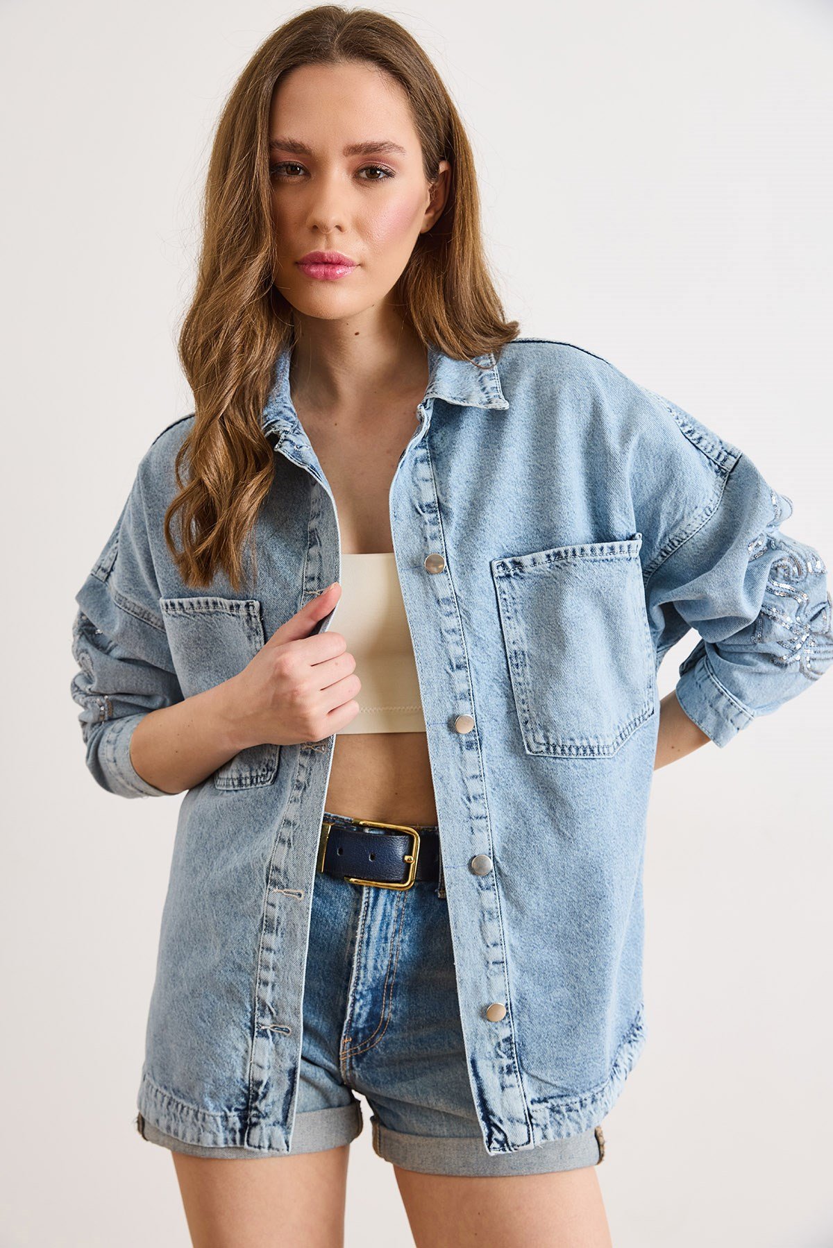 Yaprak Nakış Pullu Yıkanmış Denim Ceket Açık Mavi