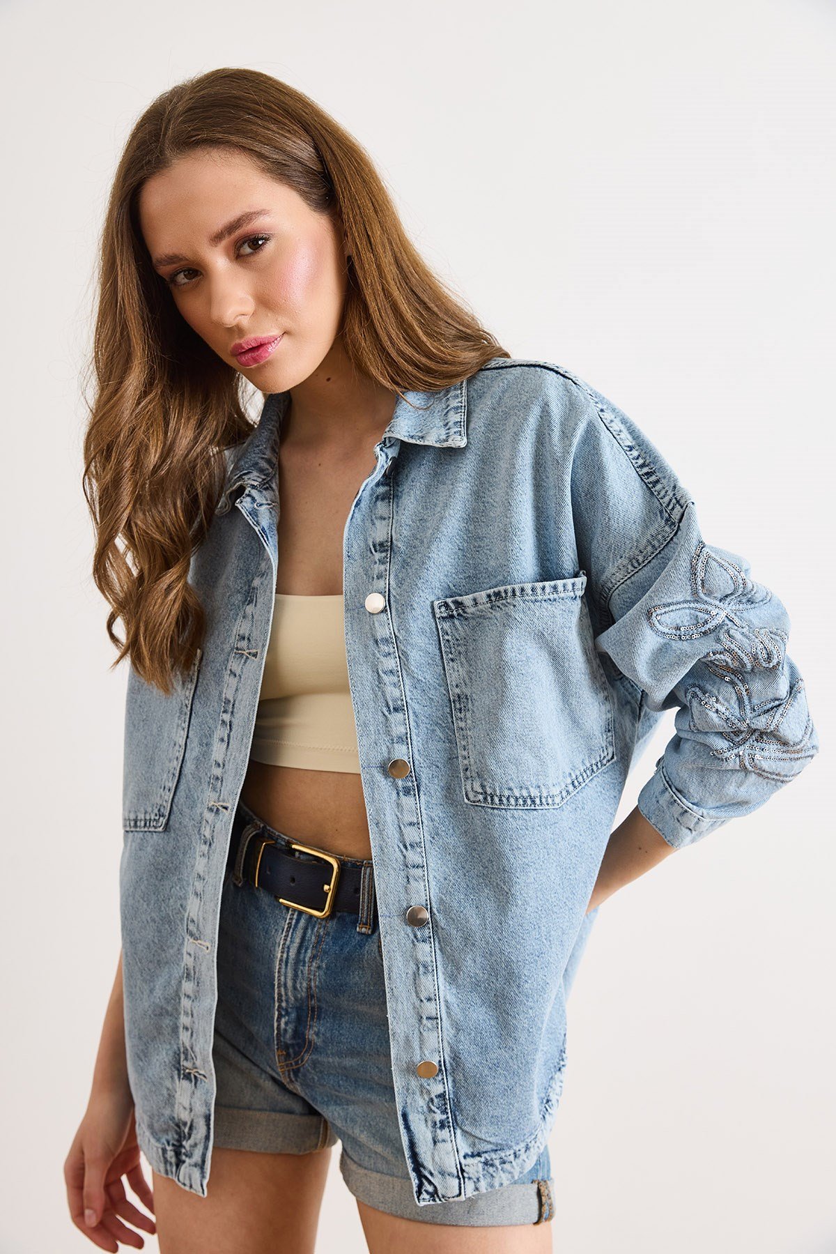 Yaprak Nakış Pullu Yıkanmış Denim Ceket Açık Mavi