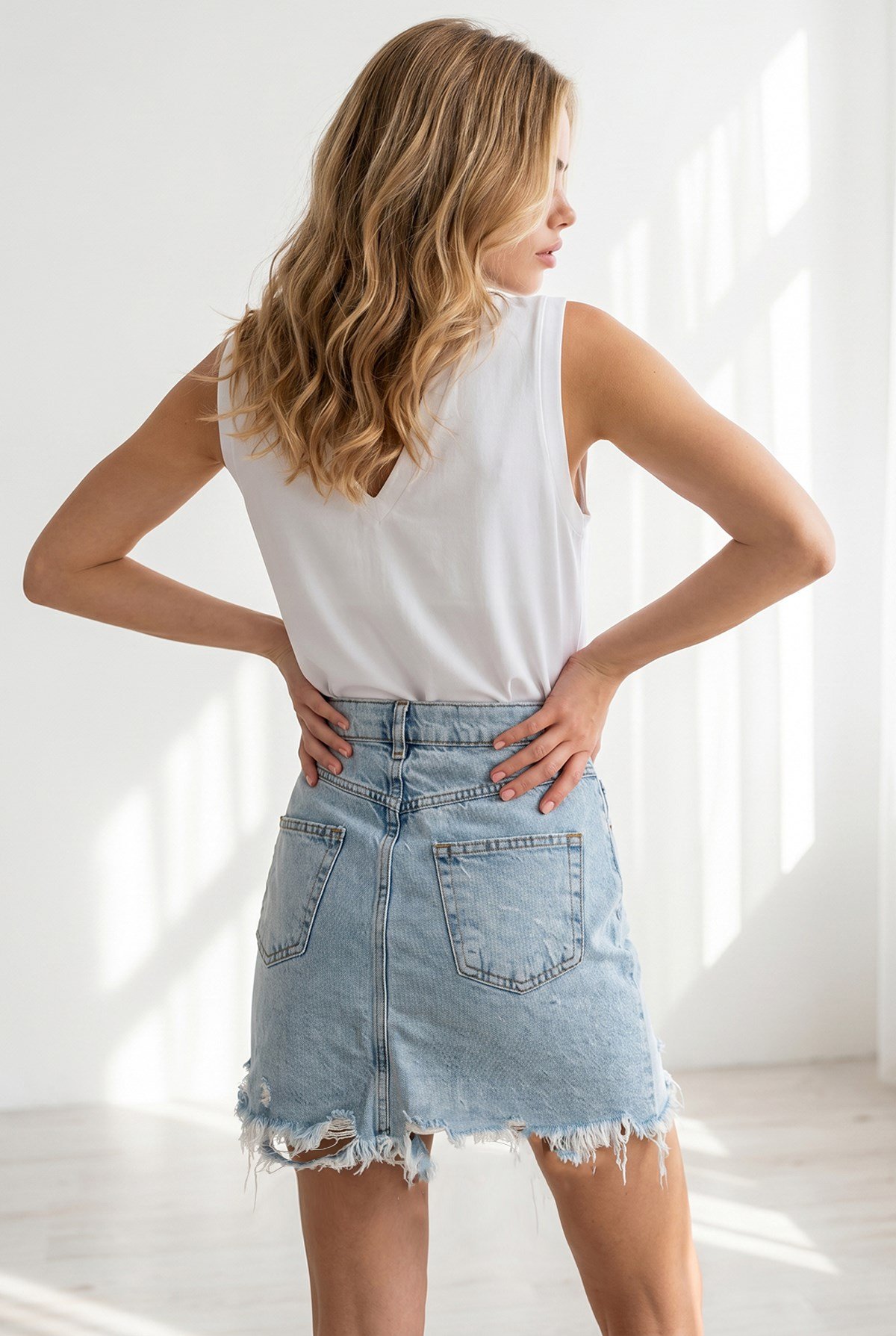 Yırtık Detaylı Püsküllü Denim Mini Etek Mavi Kar