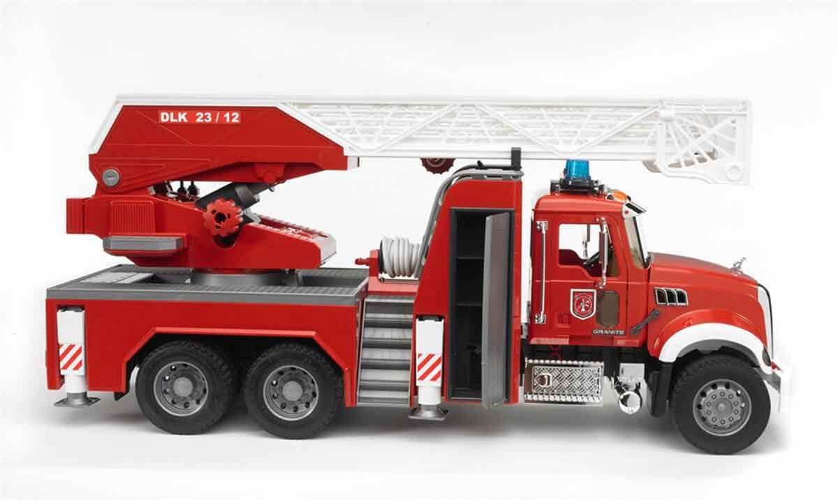 Bruder Mack Granite İtfaiye Aracı