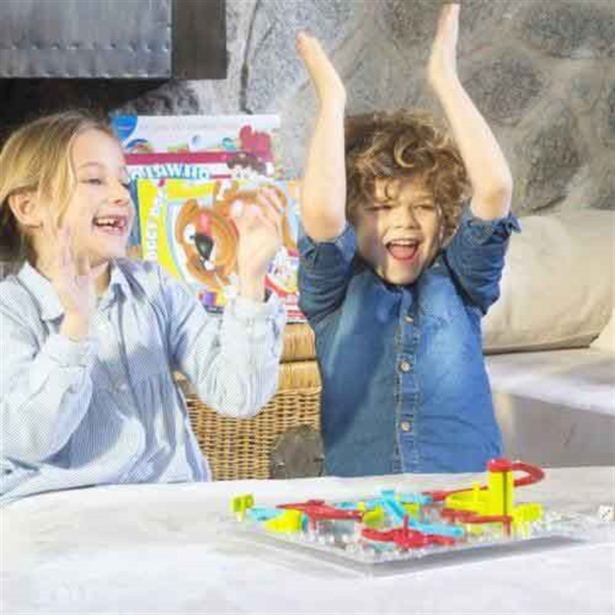 Lets Play 3D Snakes Race / 3D Snakes and Ladders