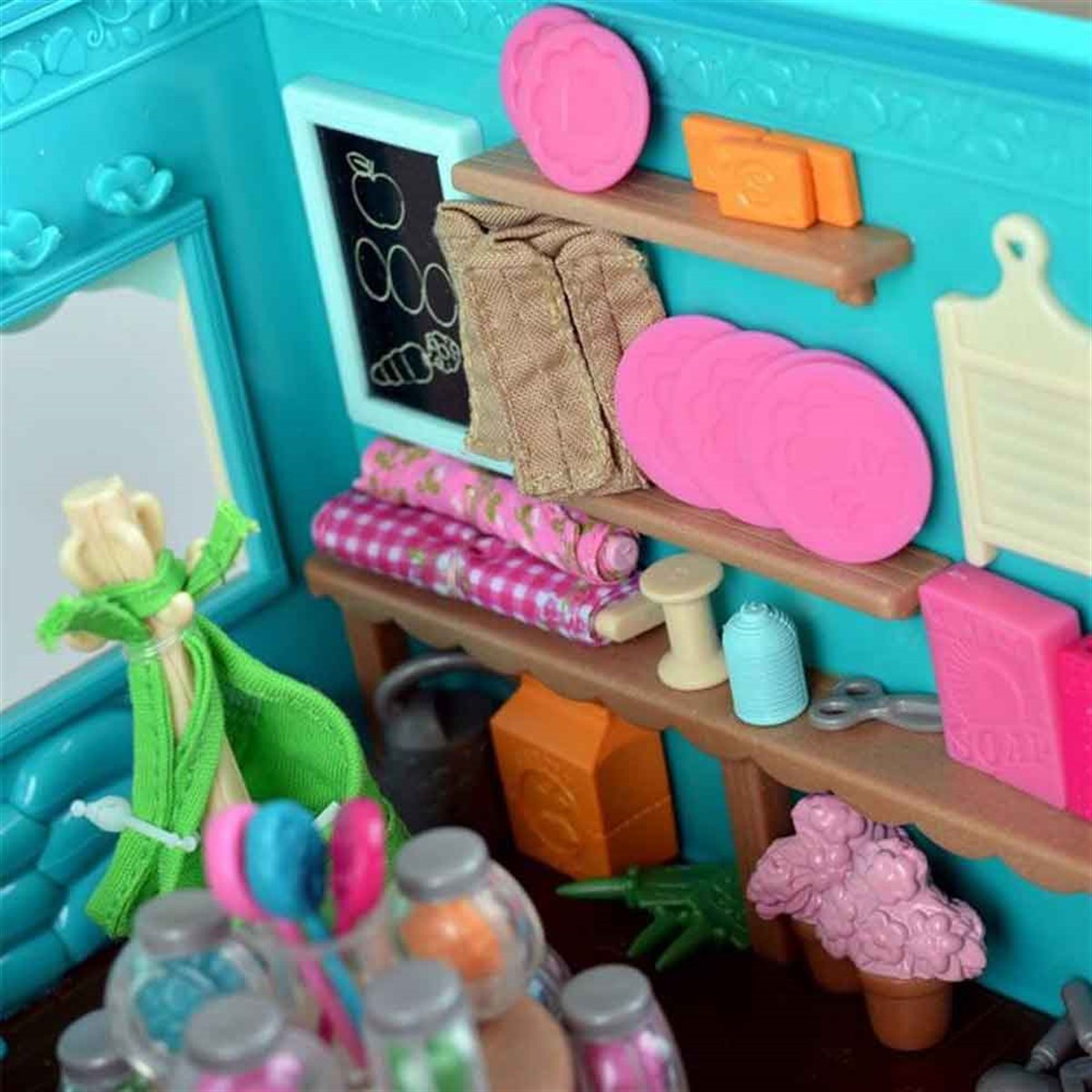 Li'l Woodzeez Market