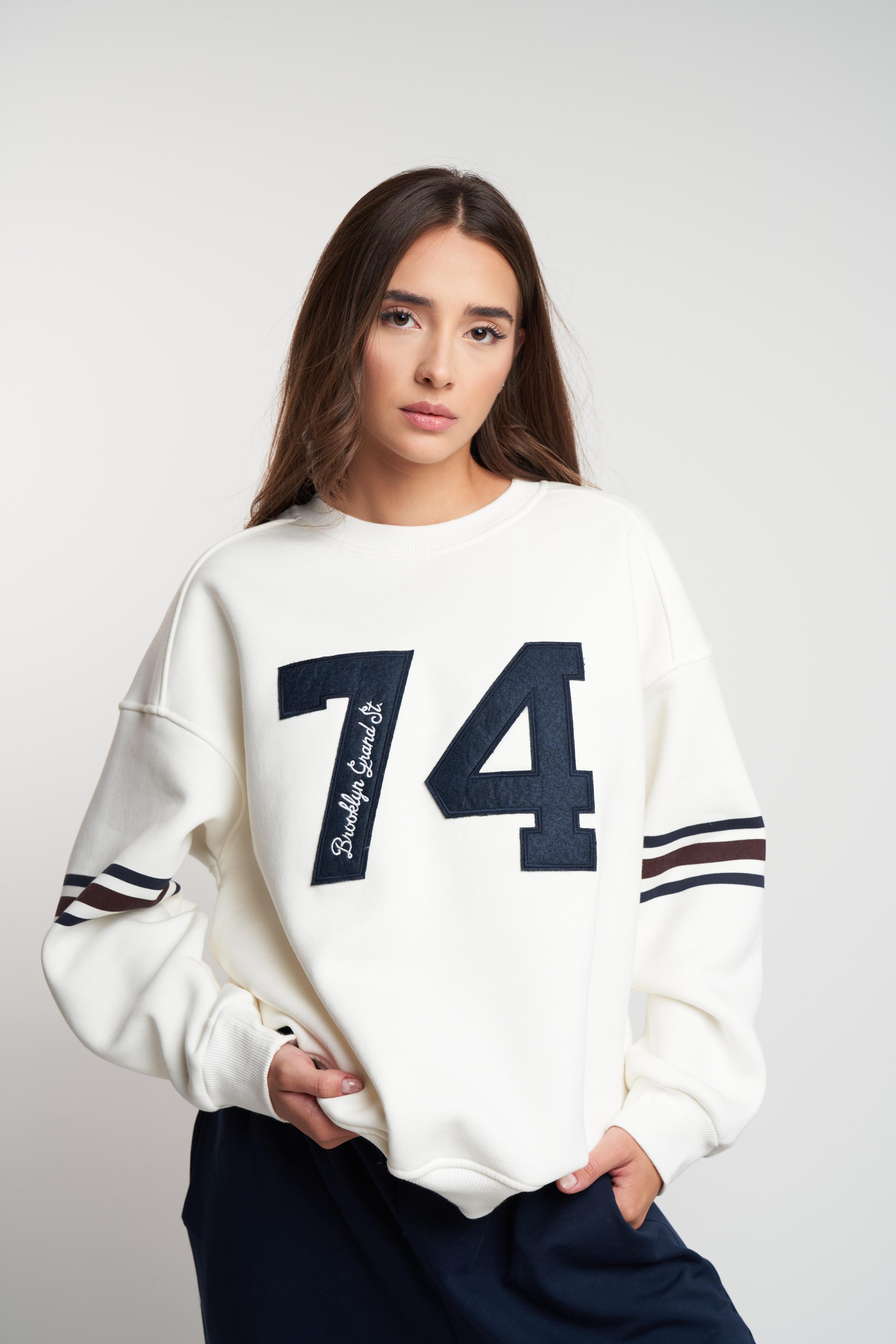 74 Sayı Baskılı Şardonlu Sweatshirt Ekru