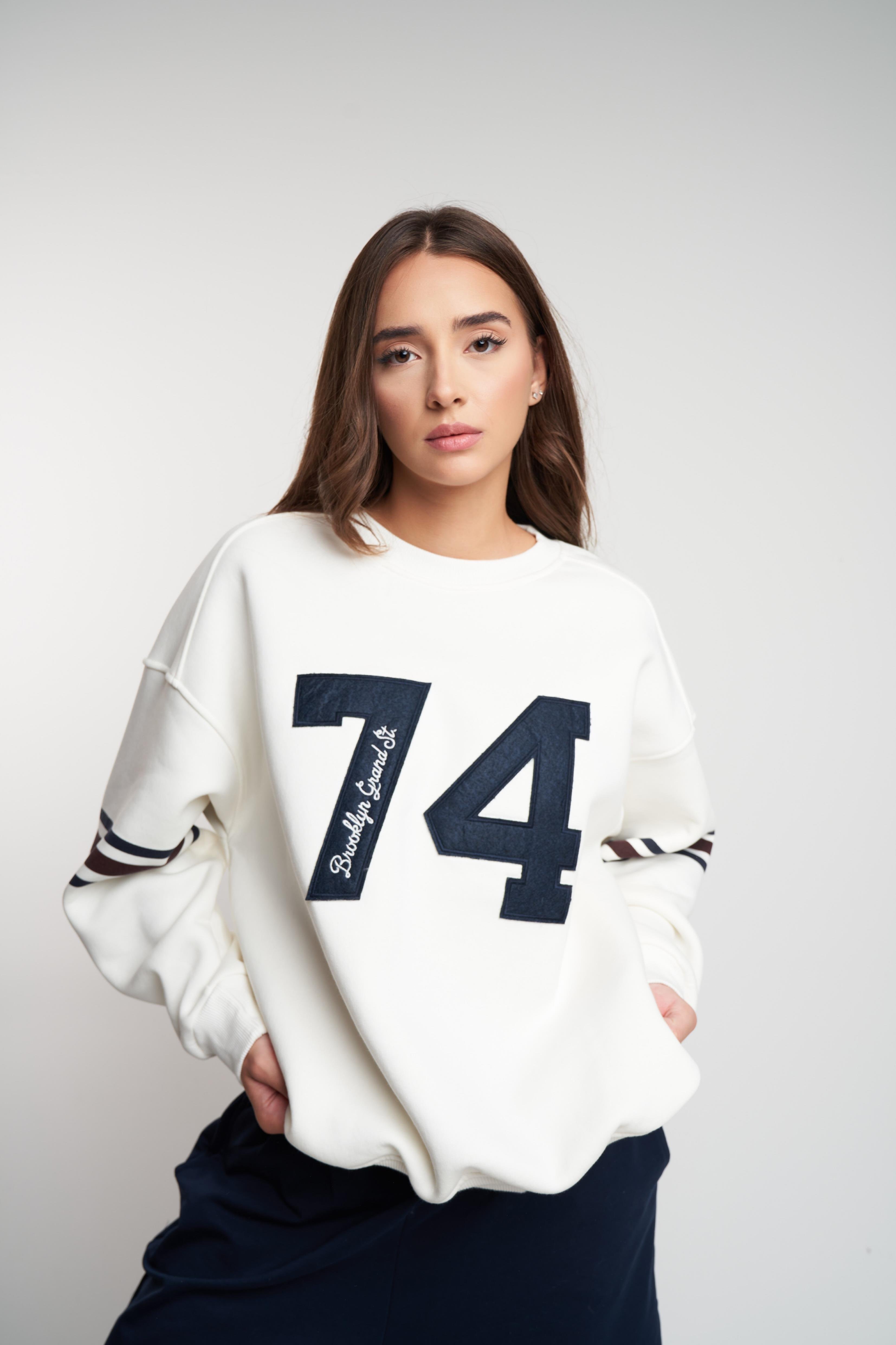 74 Sayı Baskılı Şardonlu Sweatshirt Ekru