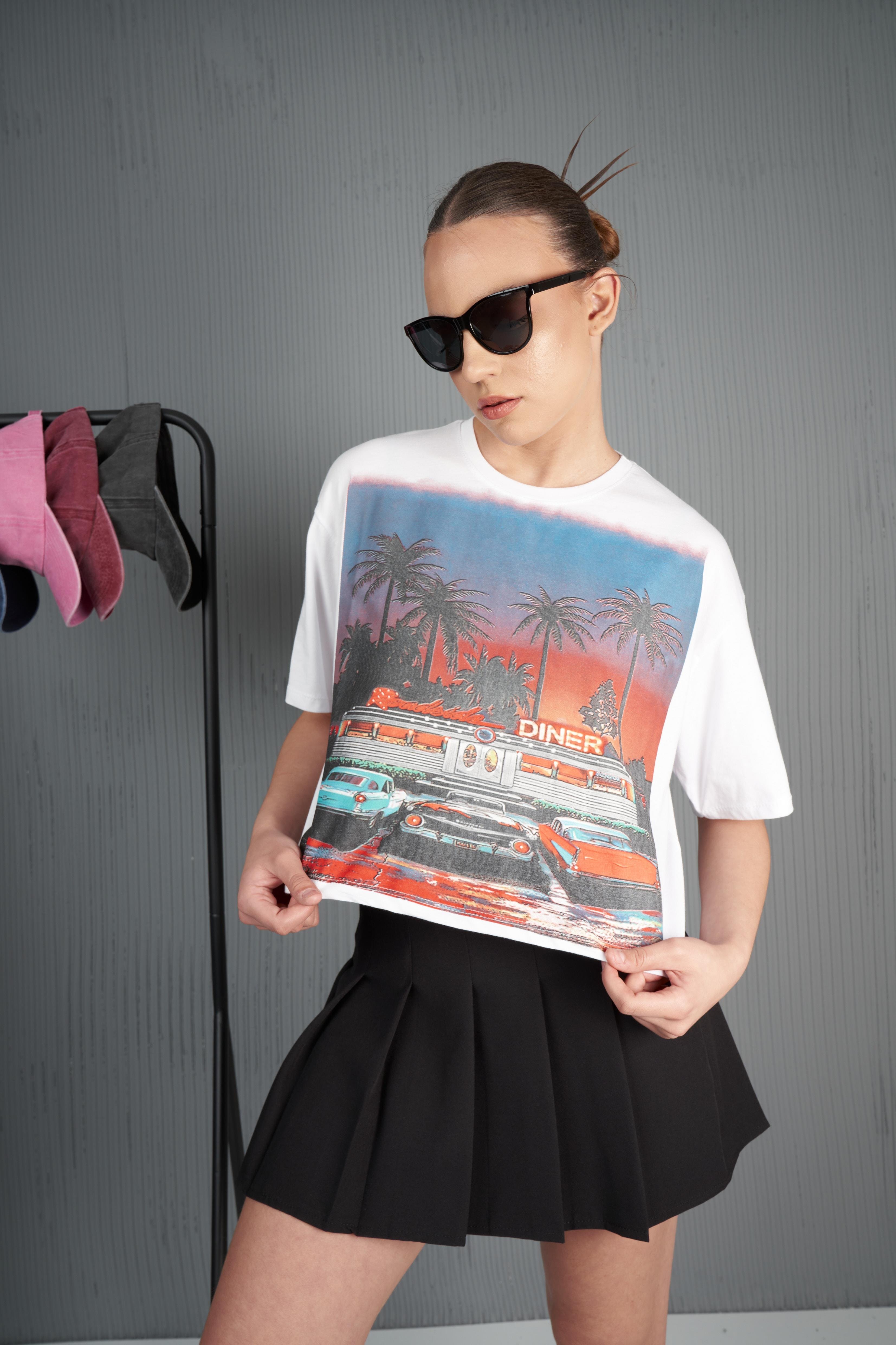 Araba Baskılı Kısa T-shirt Beyaz
