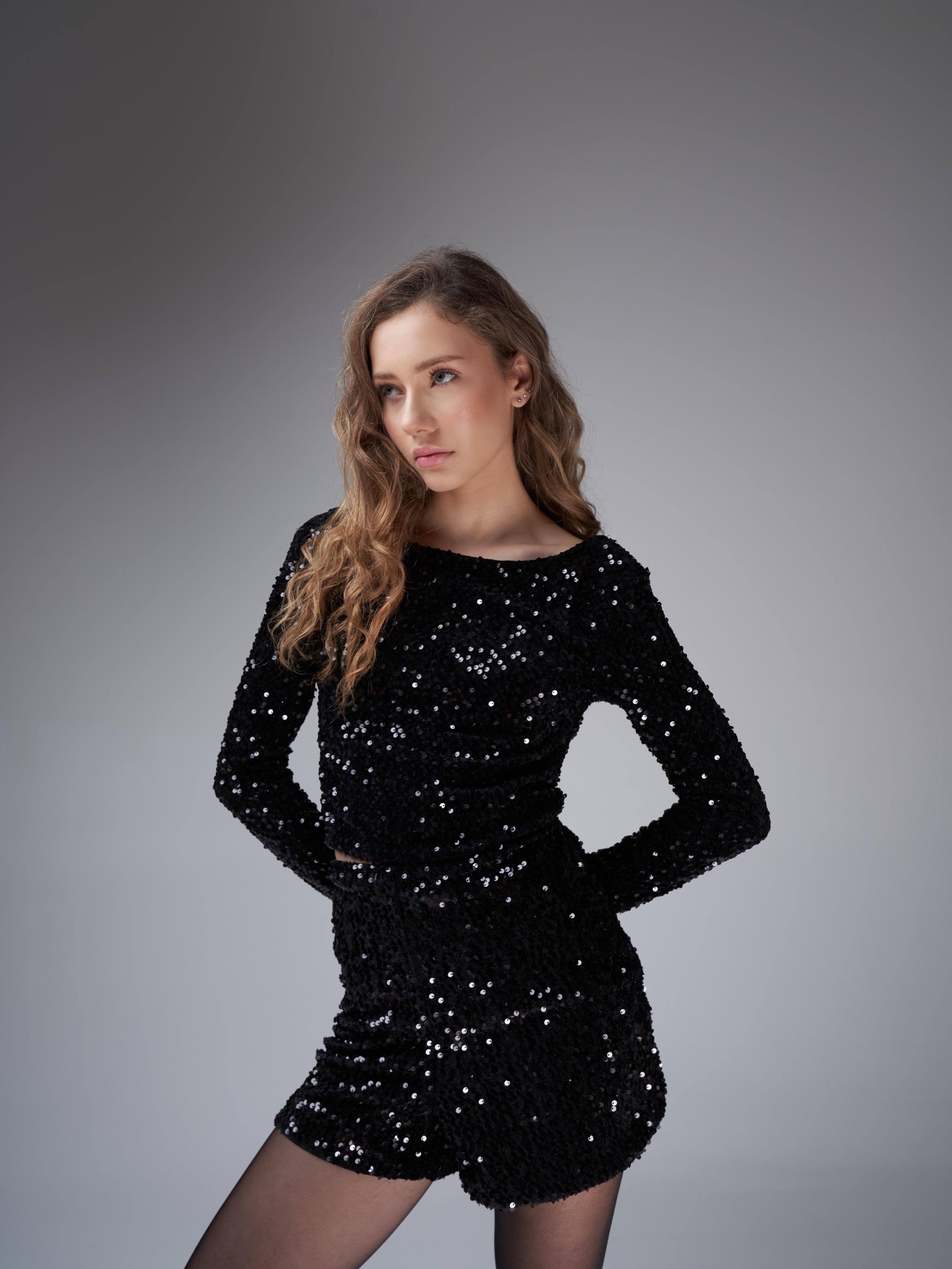 Bel İçi Lastik Pullu Kısa Şort Siyah