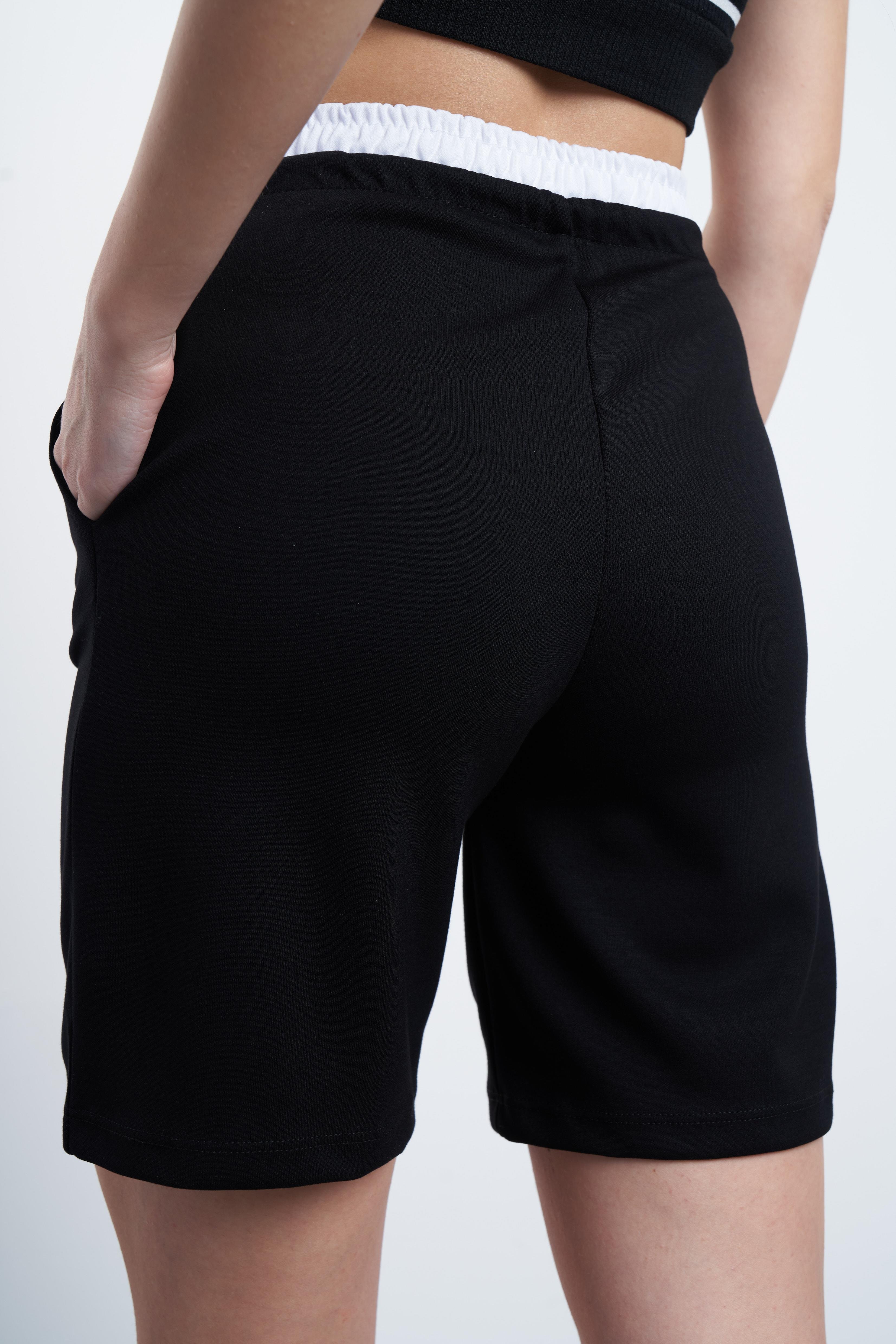 Bel Lastik Detaylı Basic Bermuda Şort Siyah