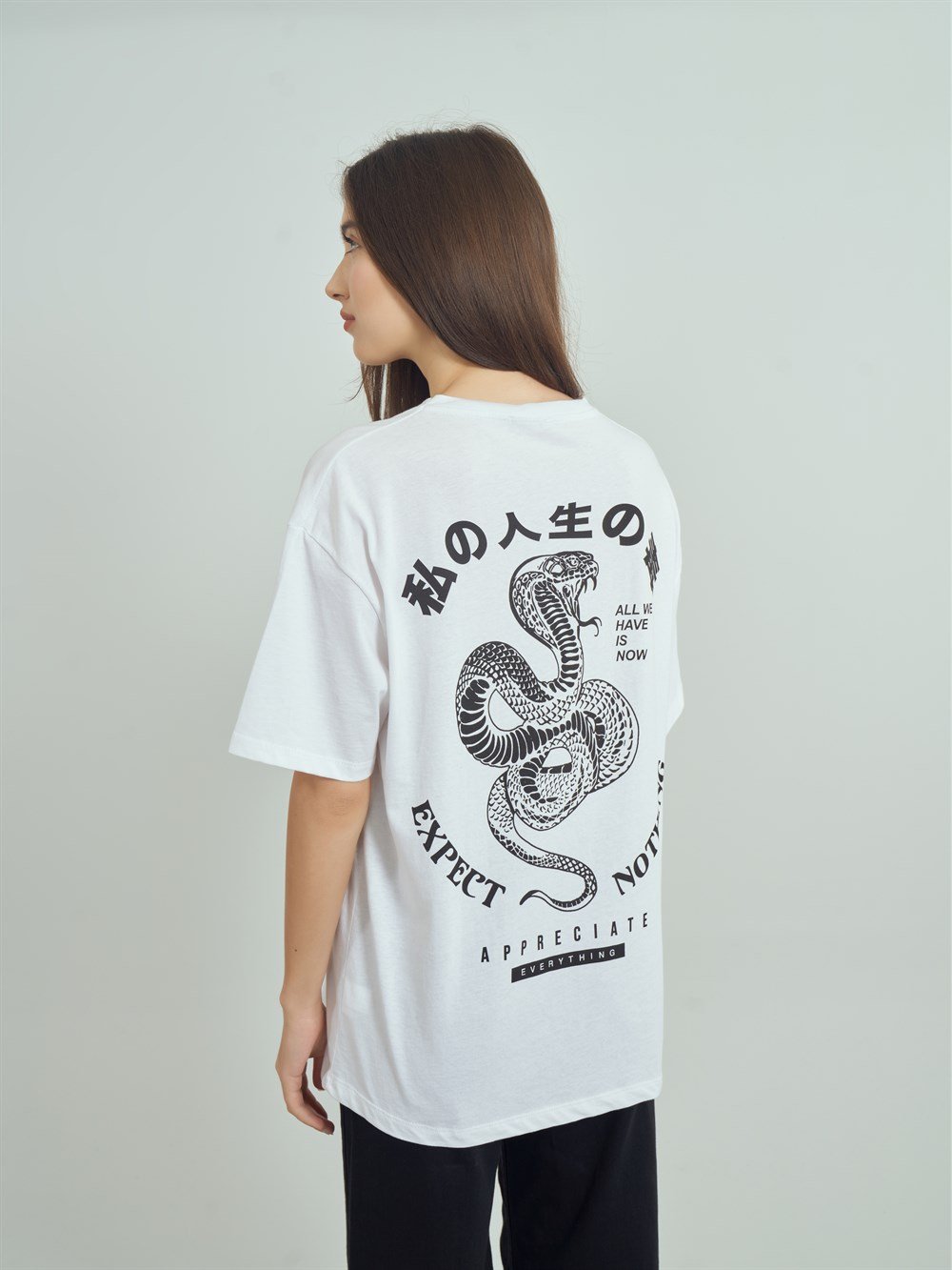 Bisiklet Yaka Çince Yazı ve Yılan Baskılı T-shirt