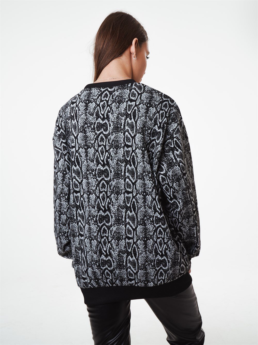 Bisiklet Yaka Jakarlı Kumaş Desenli Uzun Sweatshirt