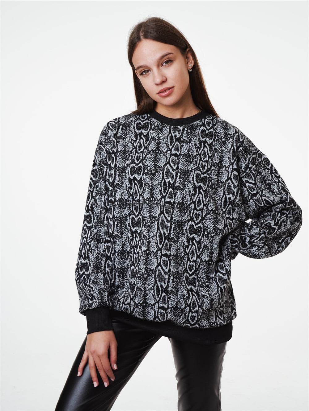 Bisiklet Yaka Jakarlı Kumaş Desenli Uzun Sweatshirt