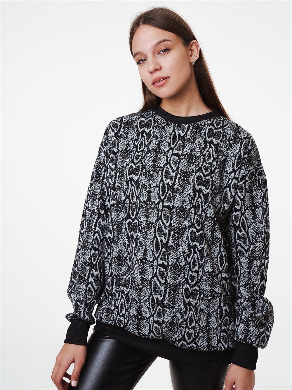 Bisiklet Yaka Jakarlı Kumaş Desenli Uzun Sweatshirt