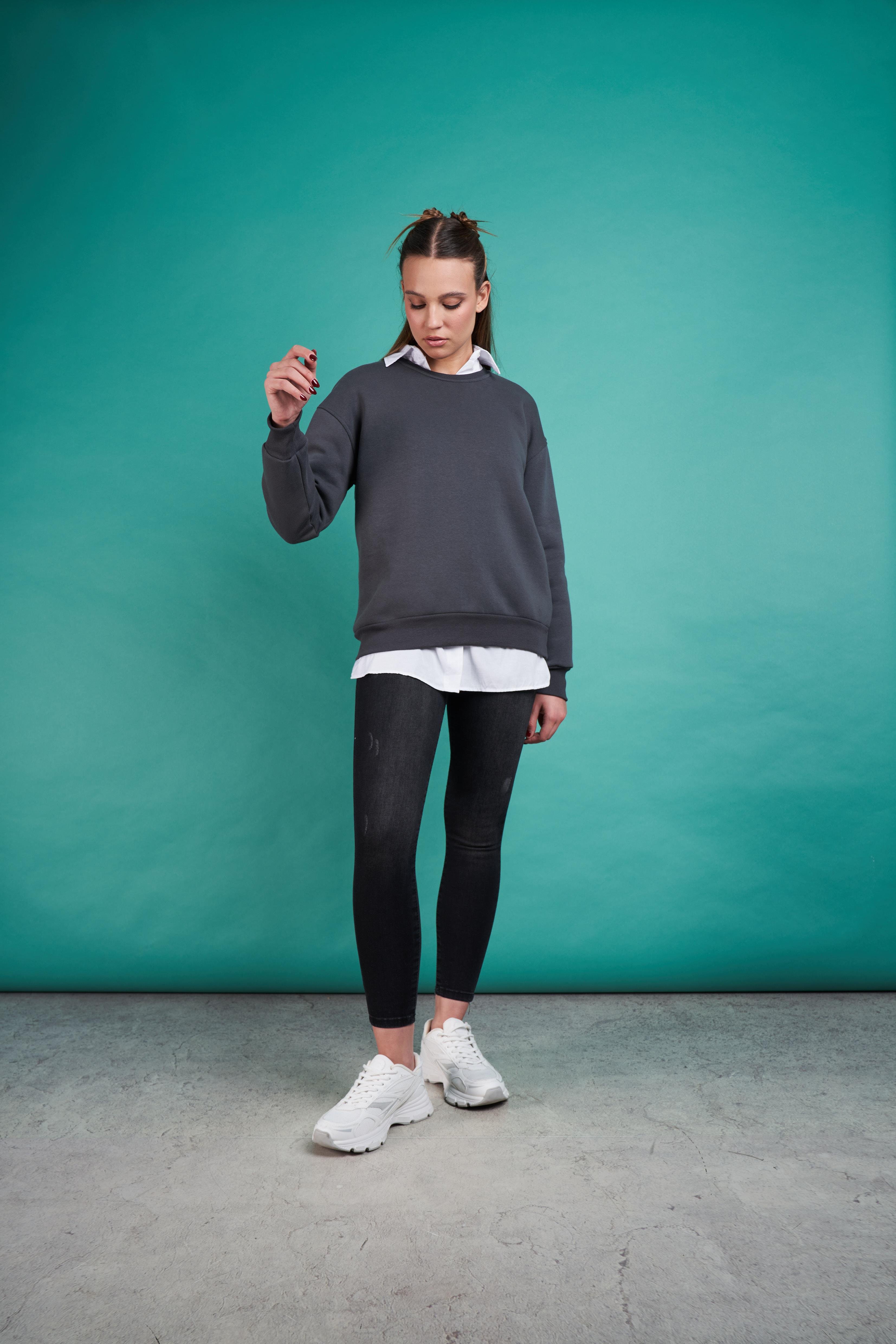 Bisiklet Yaka Şardonlu Basic Sweatshirt