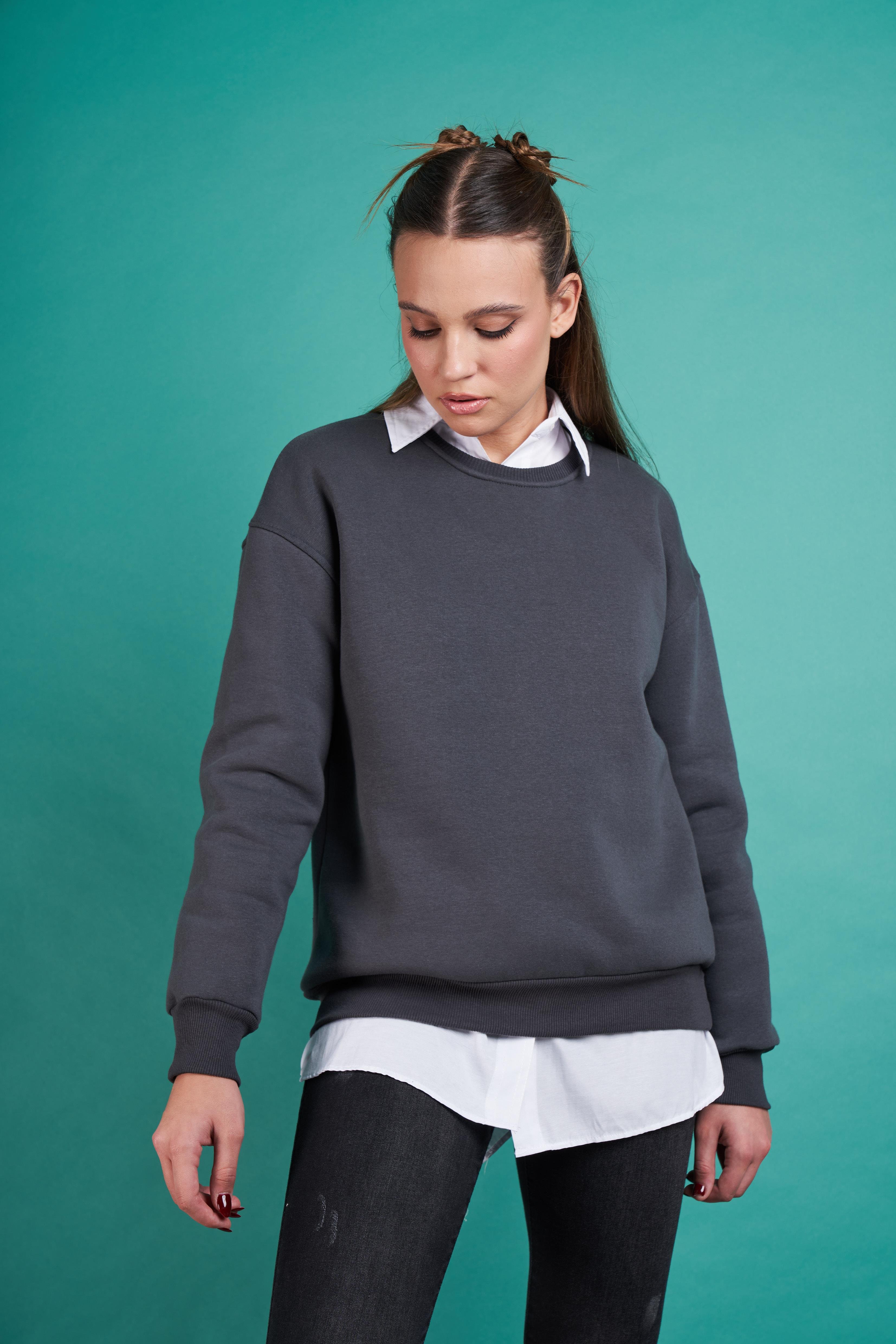 Bisiklet Yaka Şardonlu Basic Sweatshirt