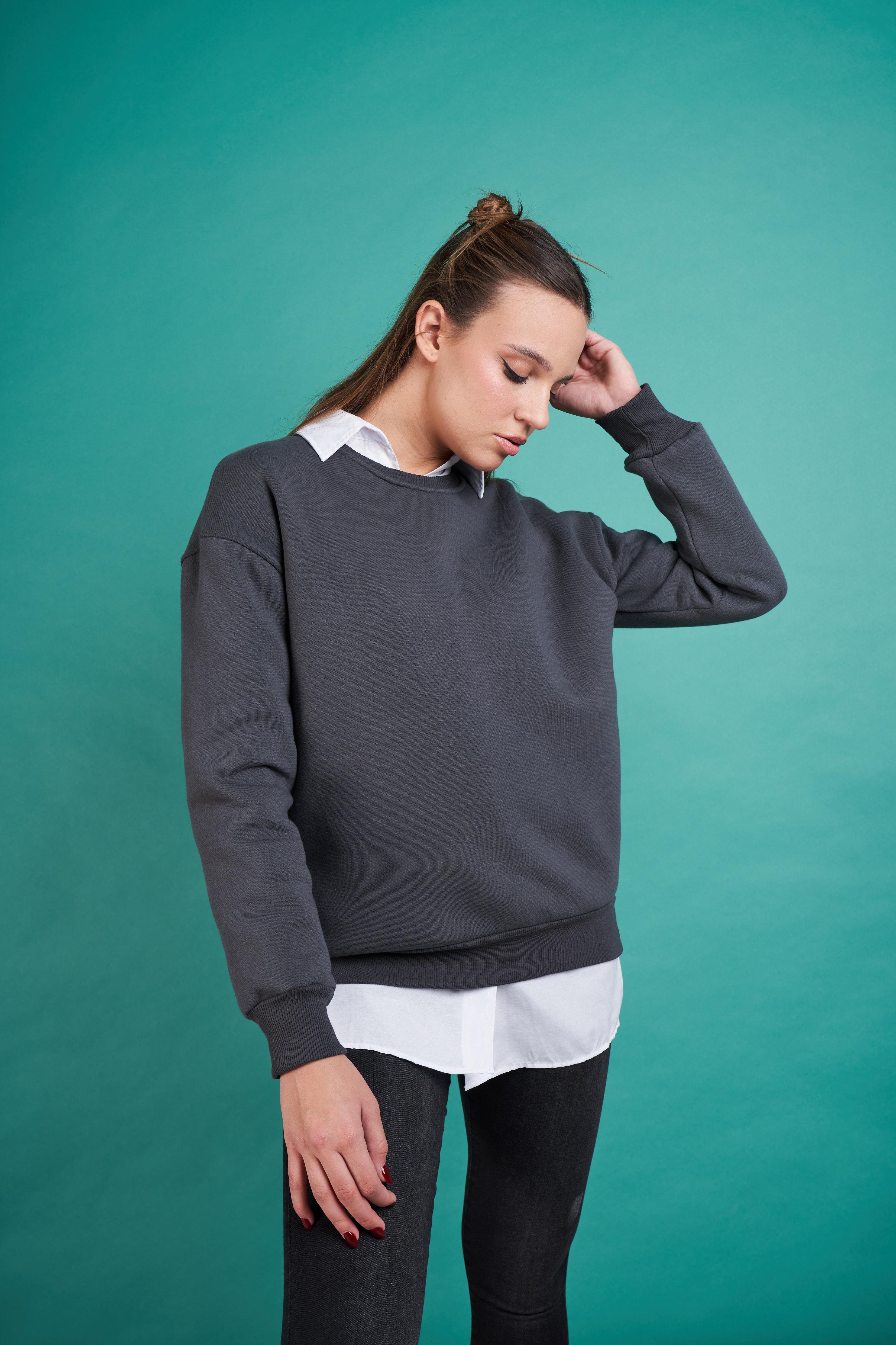 Bisiklet Yaka Şardonlu Basic Sweatshirt