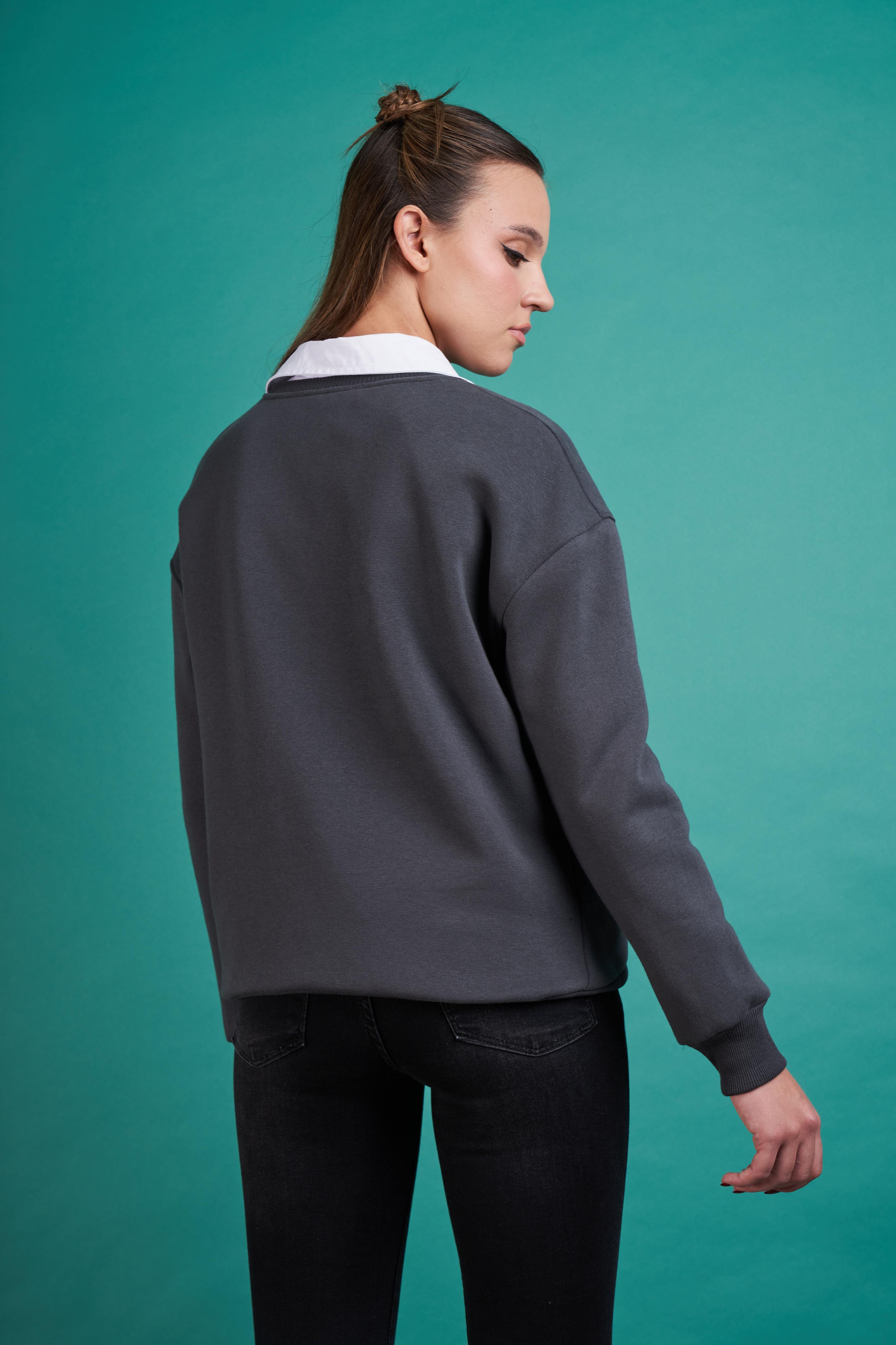 Bisiklet Yaka Şardonlu Basic Sweatshirt