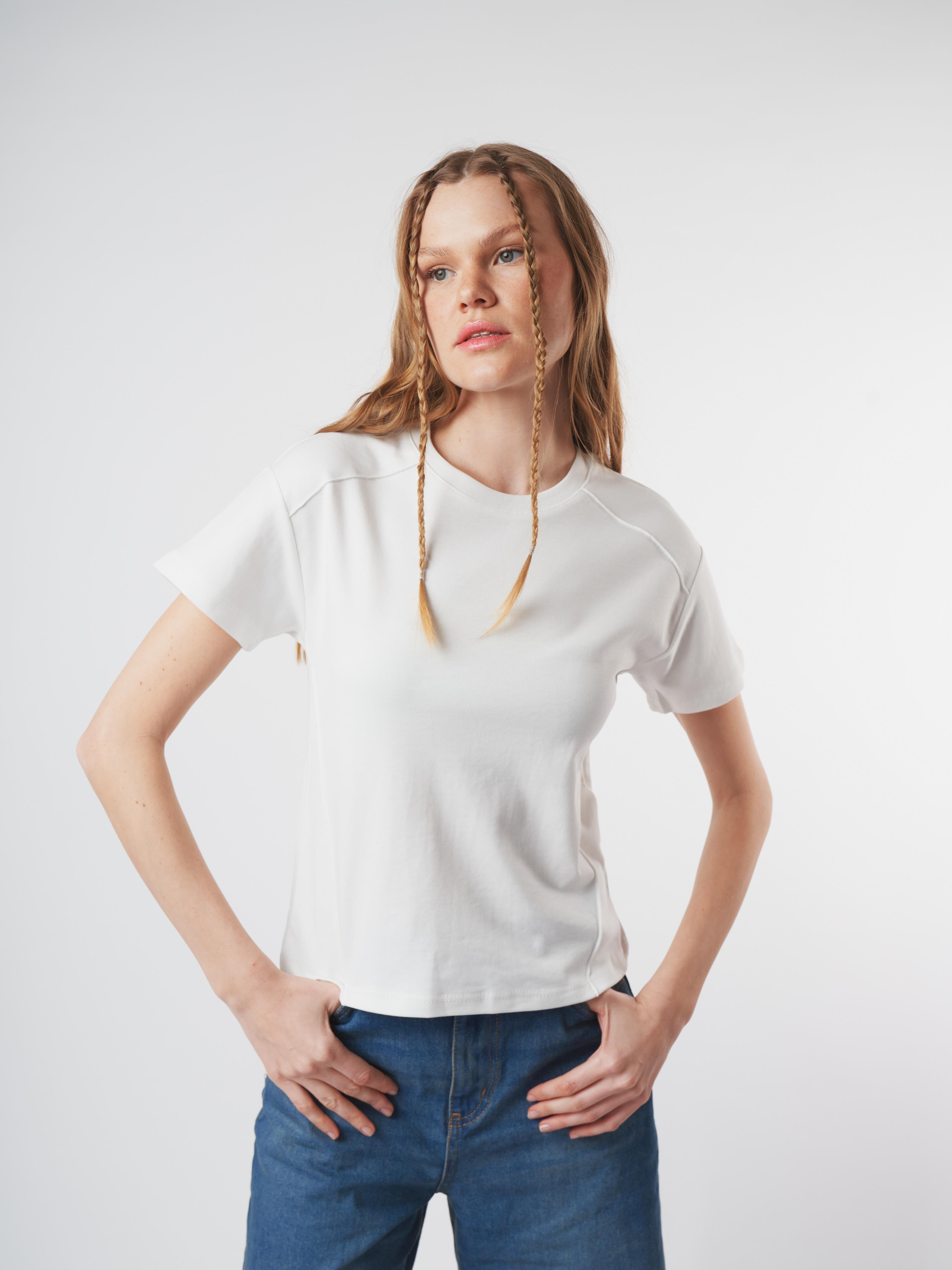 Biyeli Basic Kısa Kol Bluz Ekru