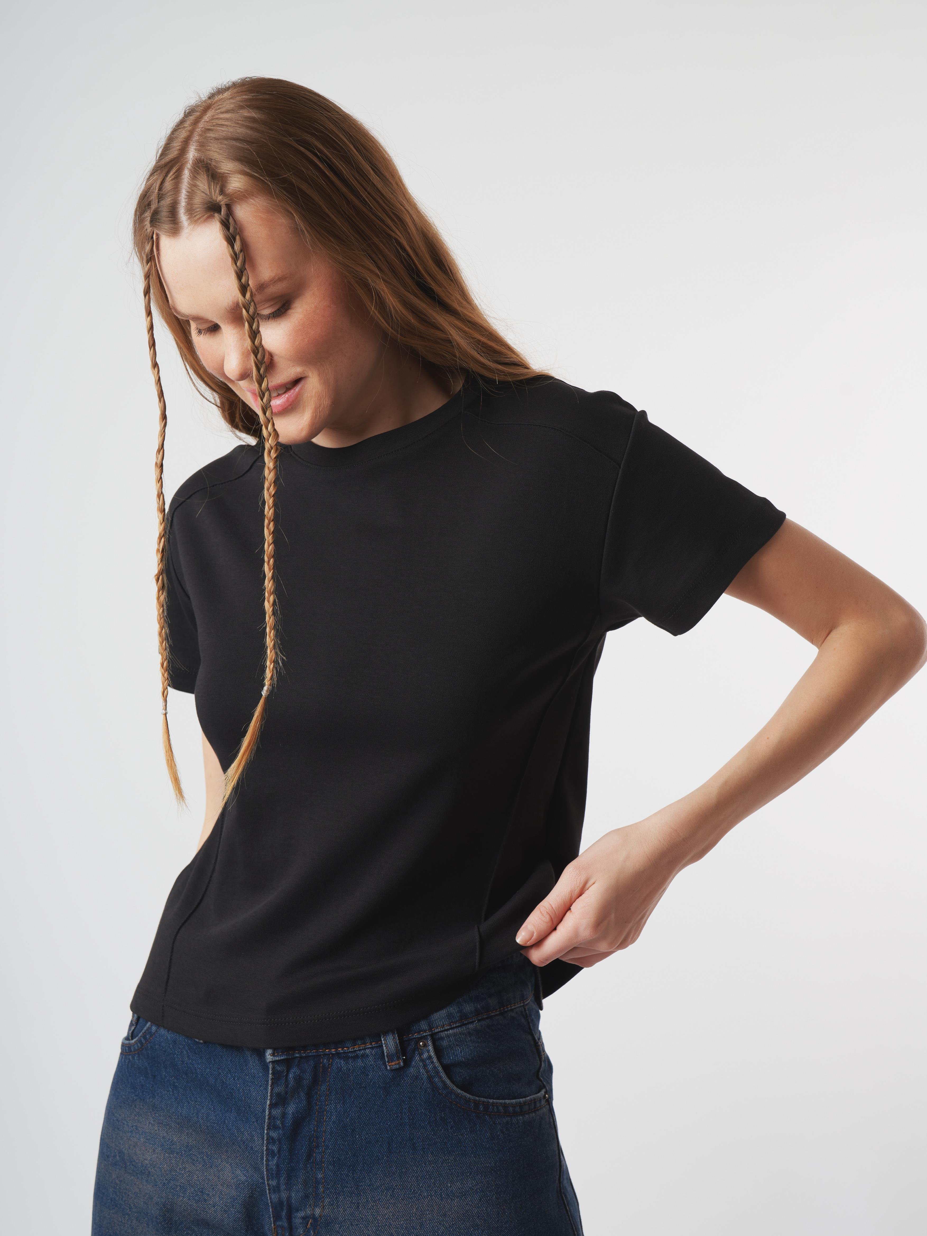 Biyeli Basic Kısa Kol Bluz Siyah