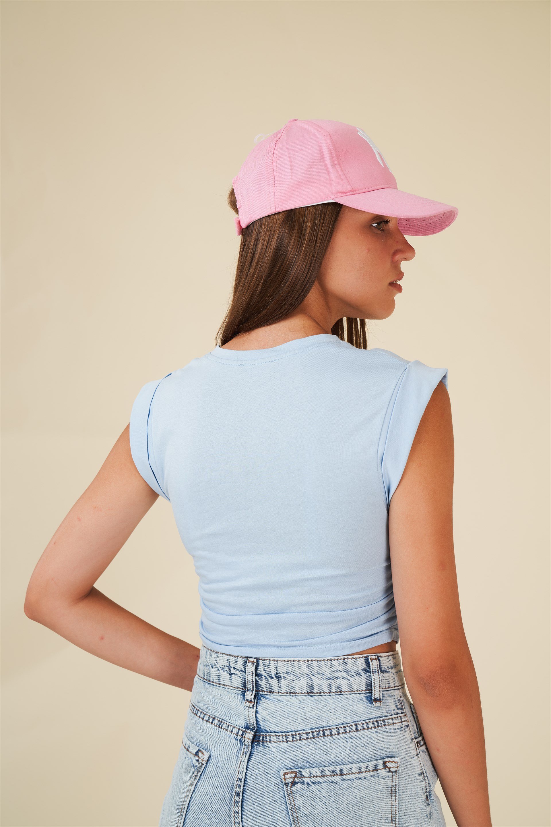 Büzgü Detaylı Kolsuz T-shirt