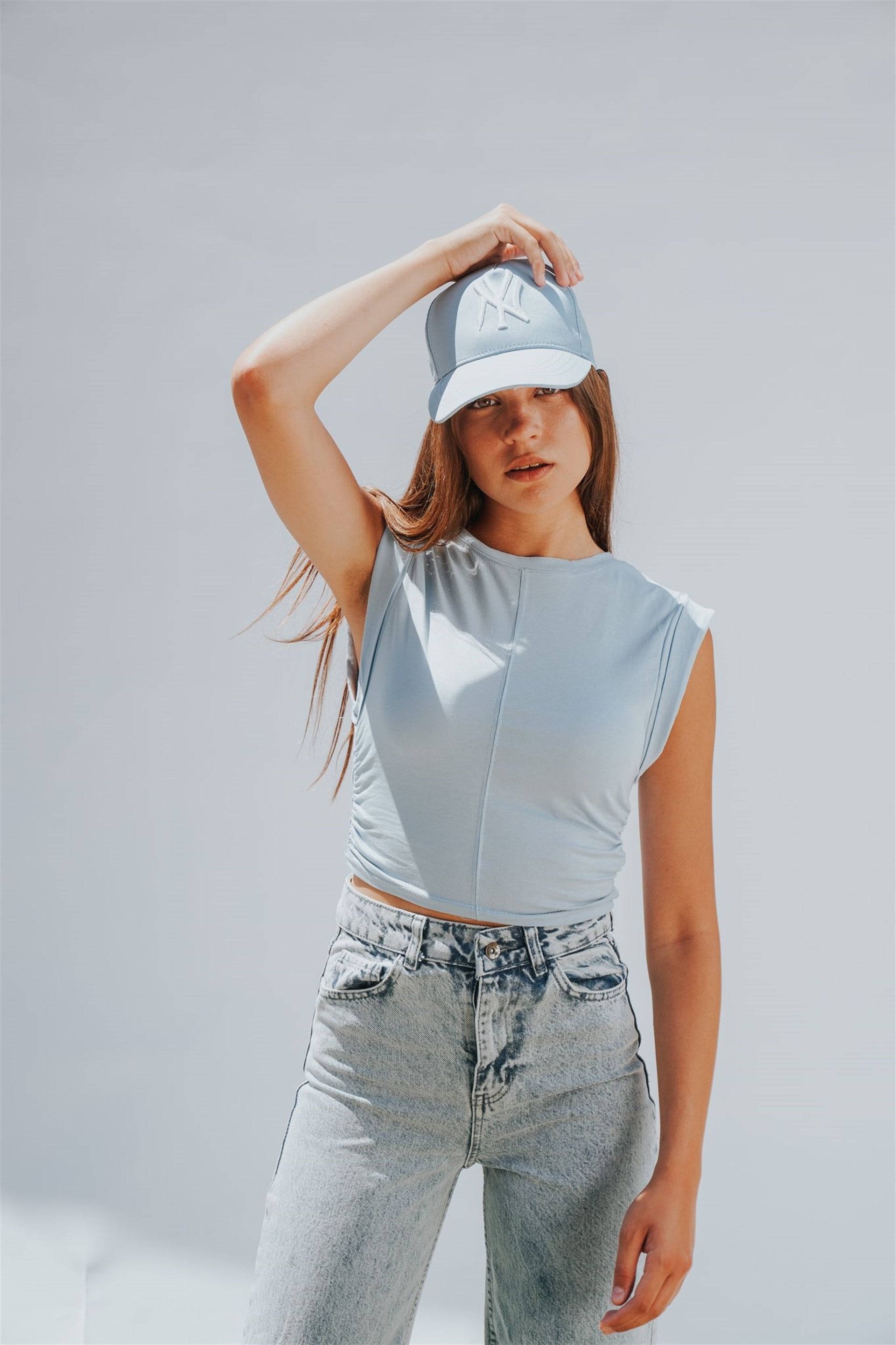 Büzgü Detaylı Kolsuz T-shirt