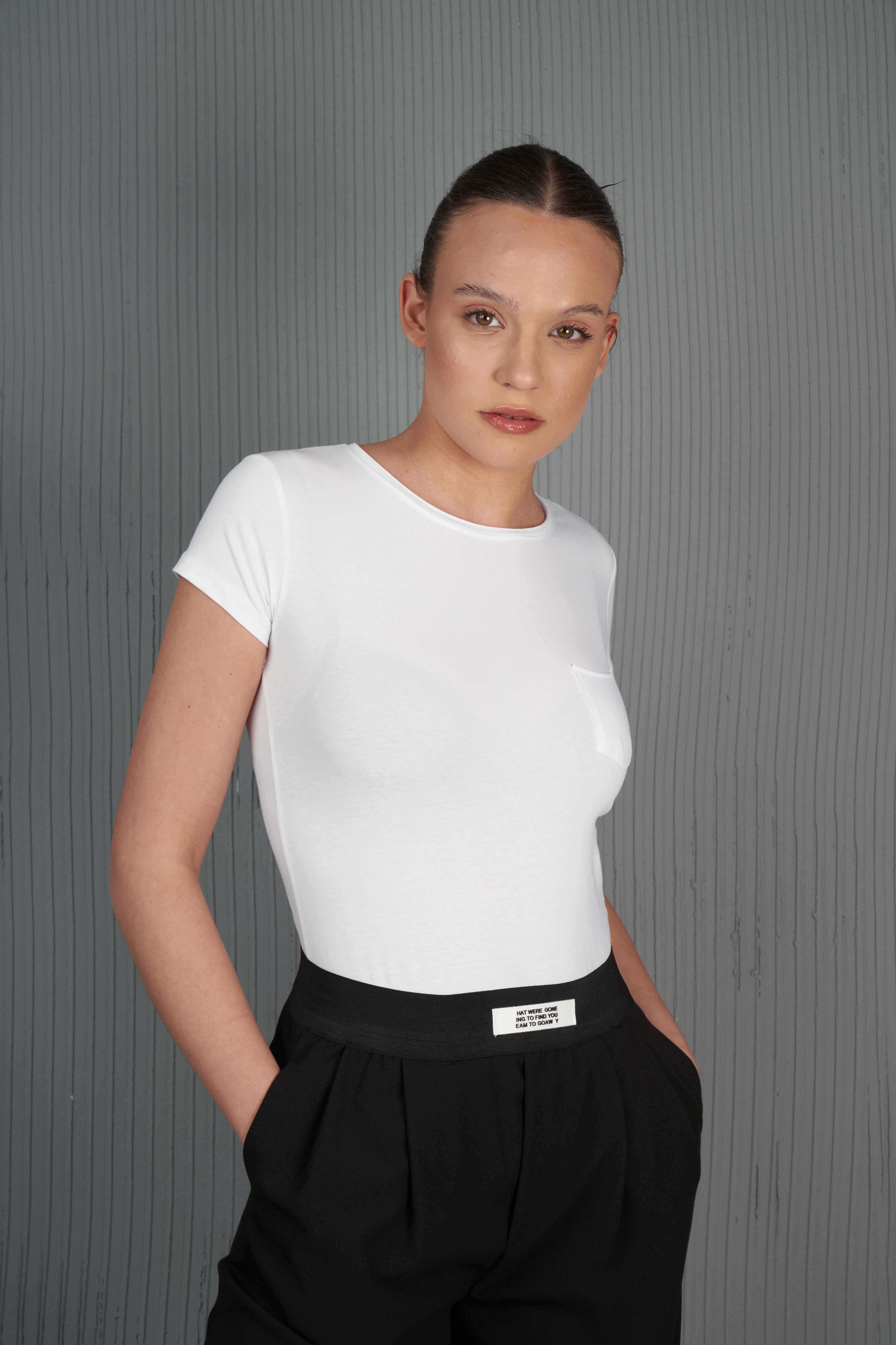 Cep Detaylı Basic T-shirt Beyaz