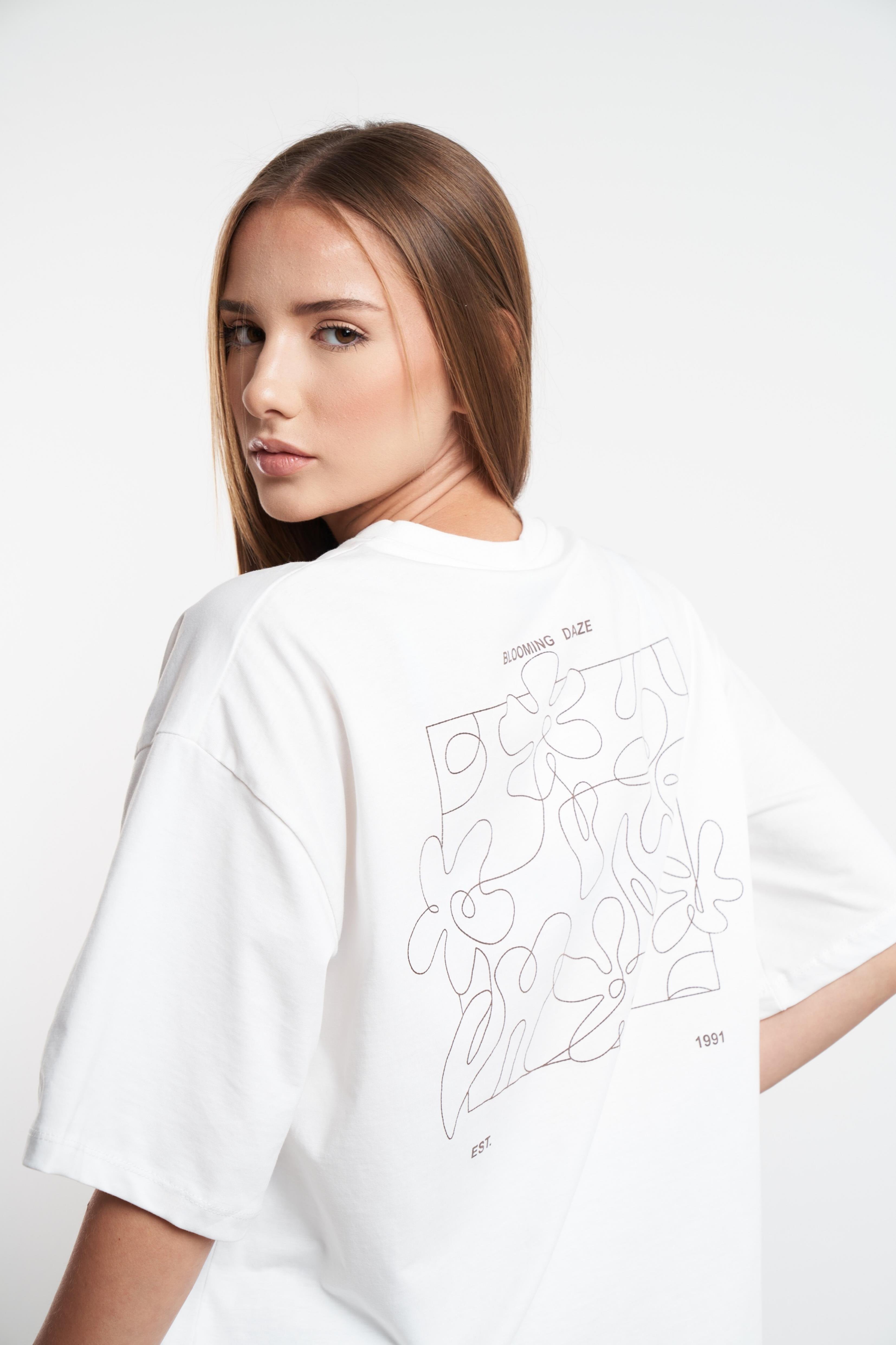 Çiçek Çizim Baskılı Oversize Kısa Kol T-shirt Ekru