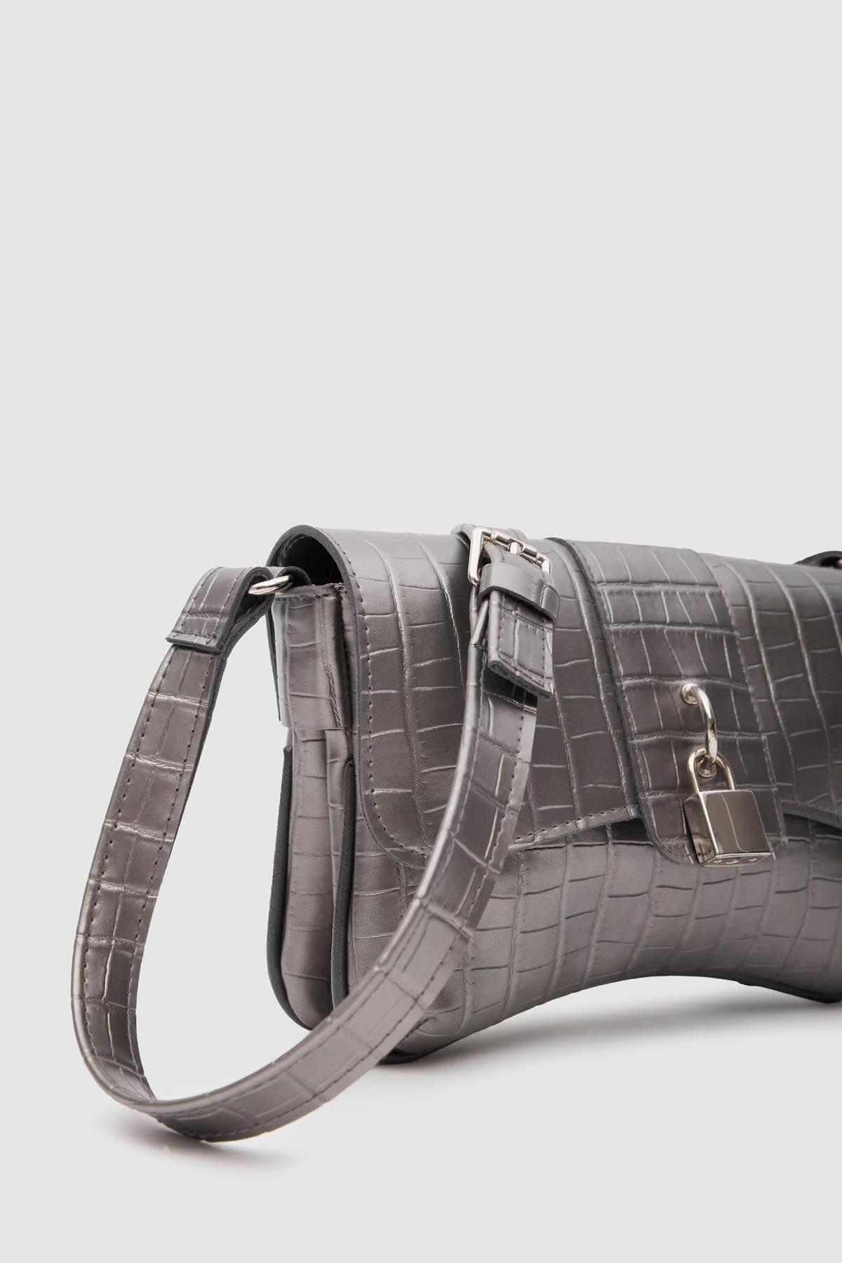 Croco Kilit Detaylı Çapraz Çanta Gümüş