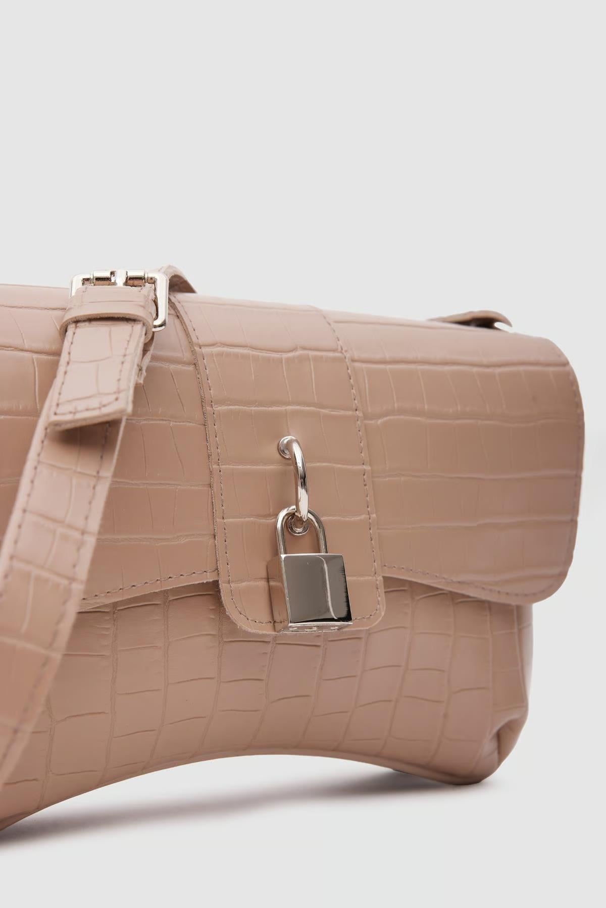Croco Kilit Detaylı Çapraz Çanta Vizon