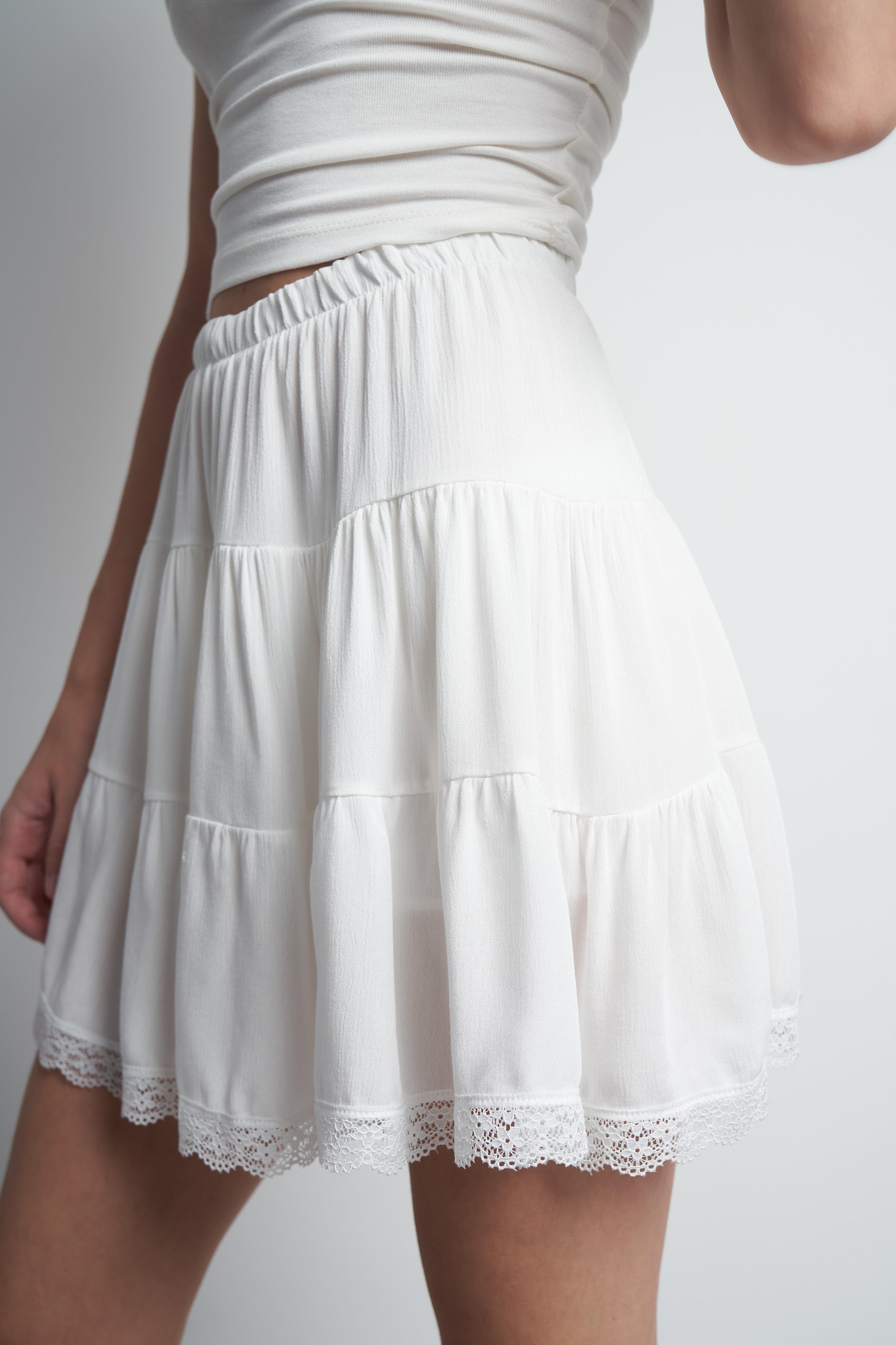 Dantel Detaylı Krinkıl Şort Etek Ekru