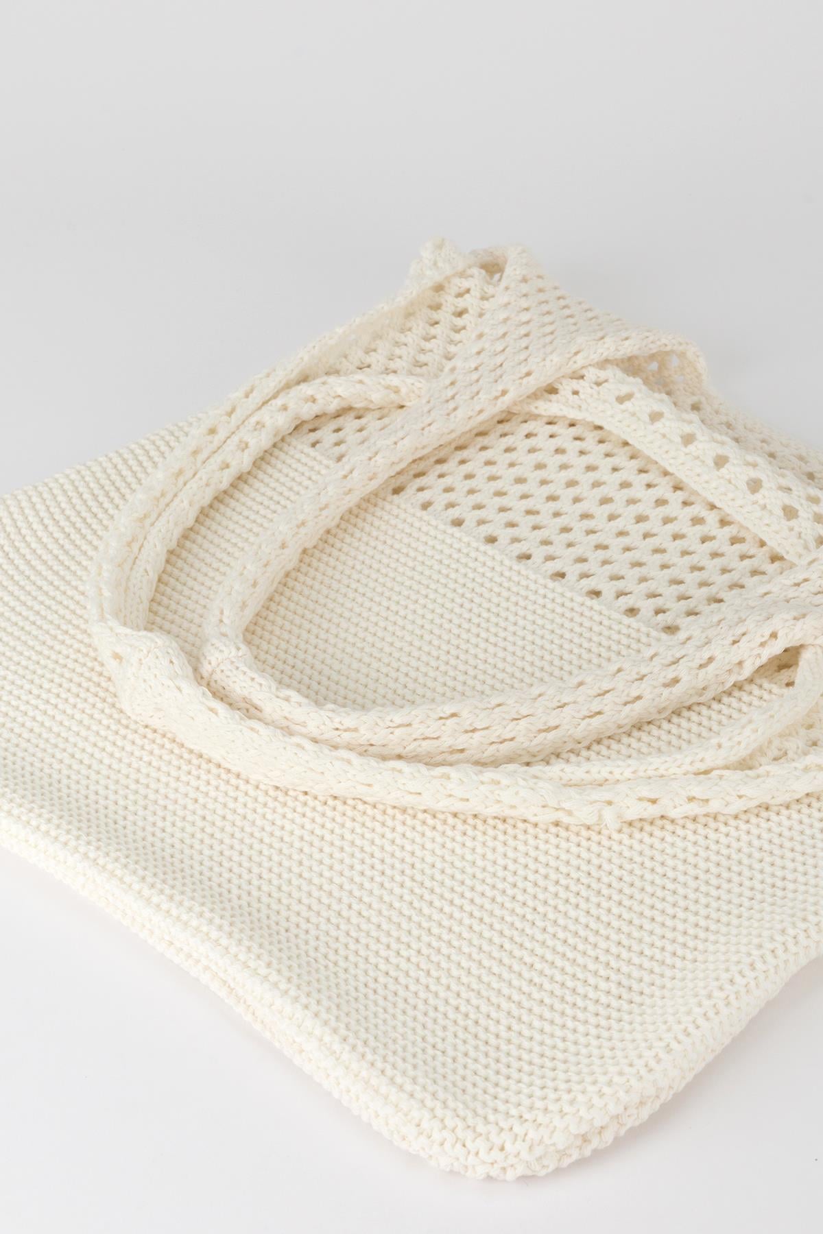 Delikli Basic Triko Çanta Ekru