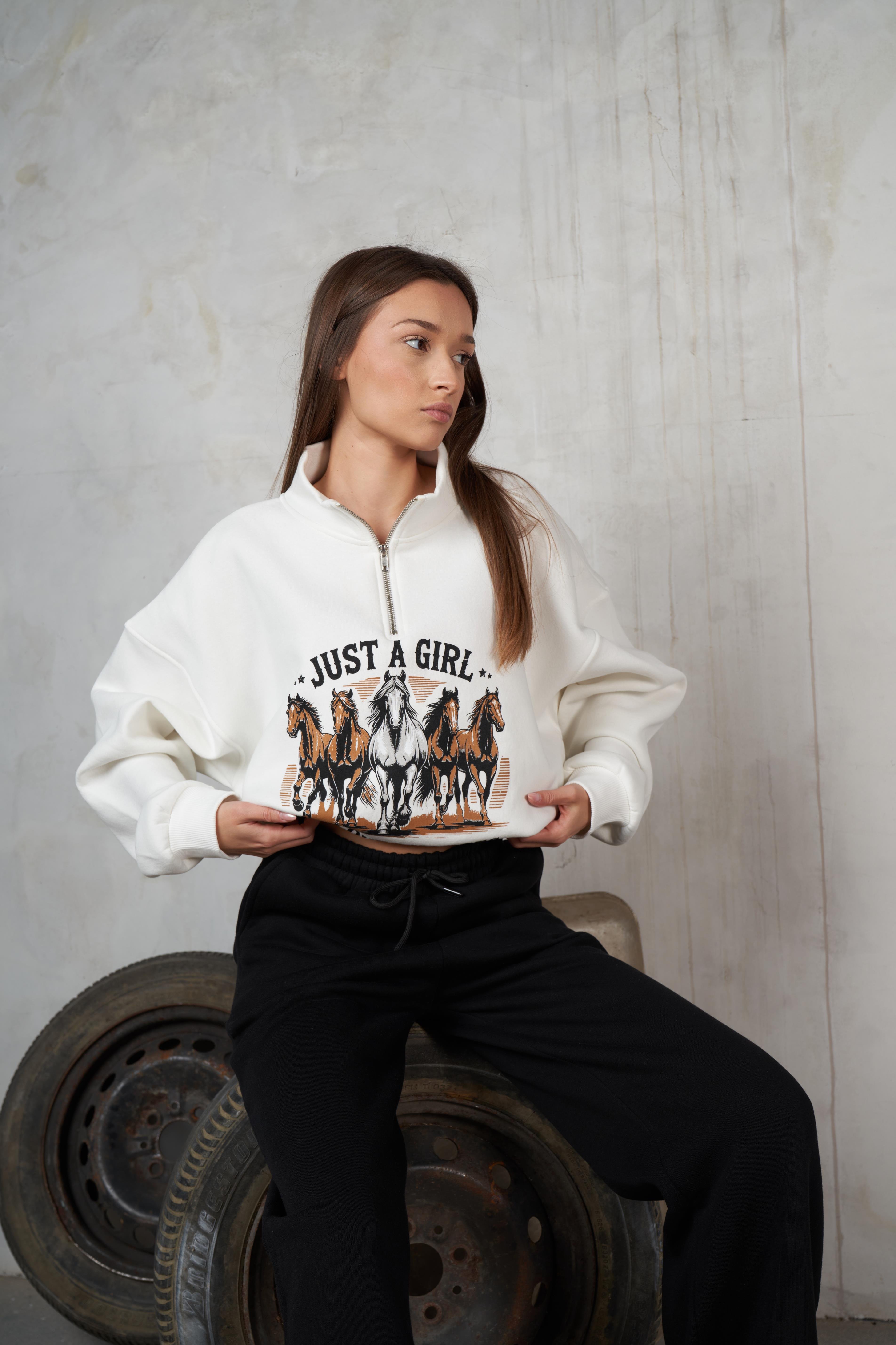 Dik Yaka Şardonlu Sweatshirt Ekru