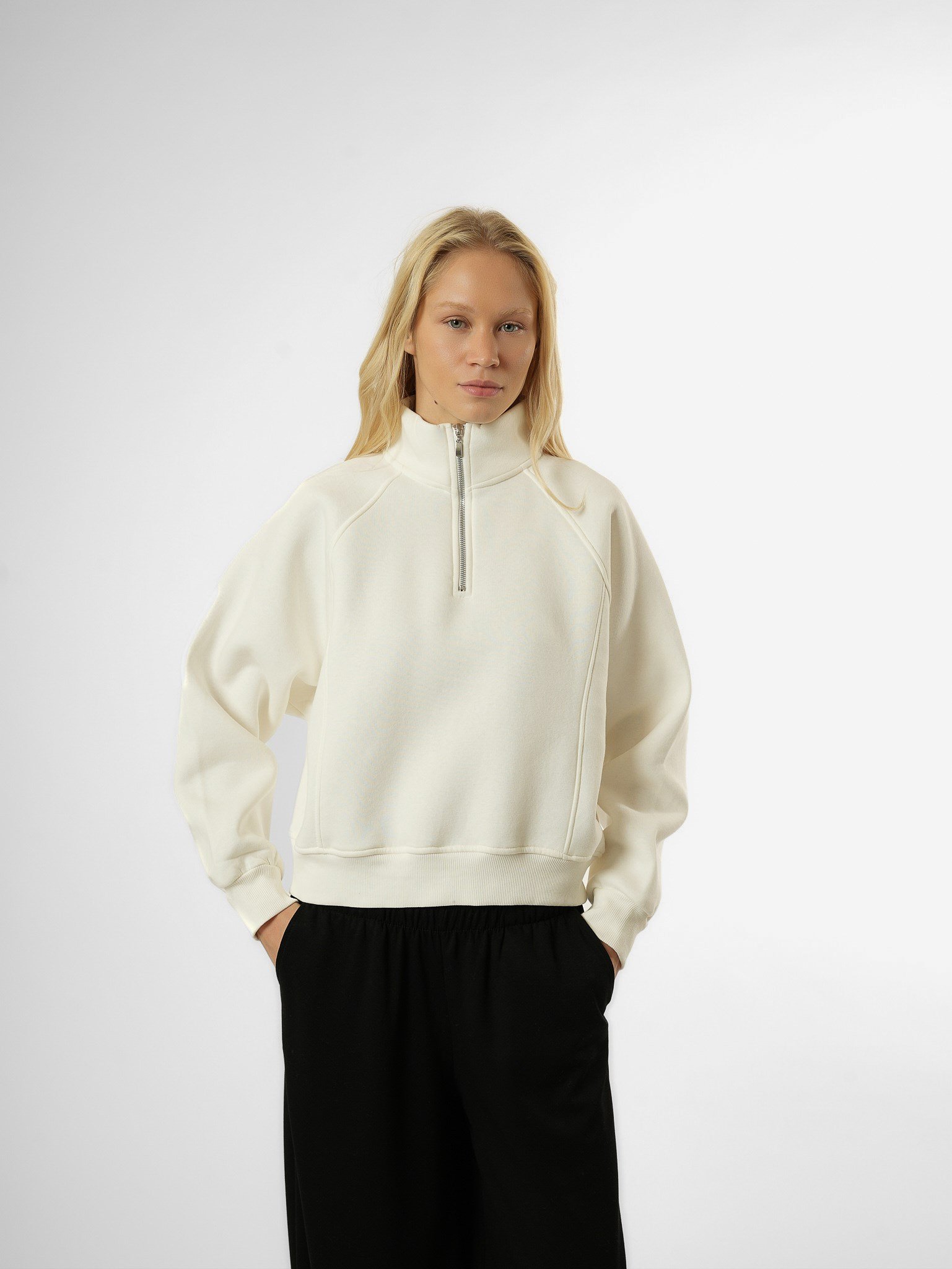 Dik Yaka Şardonlu Sweatshirt Ekru