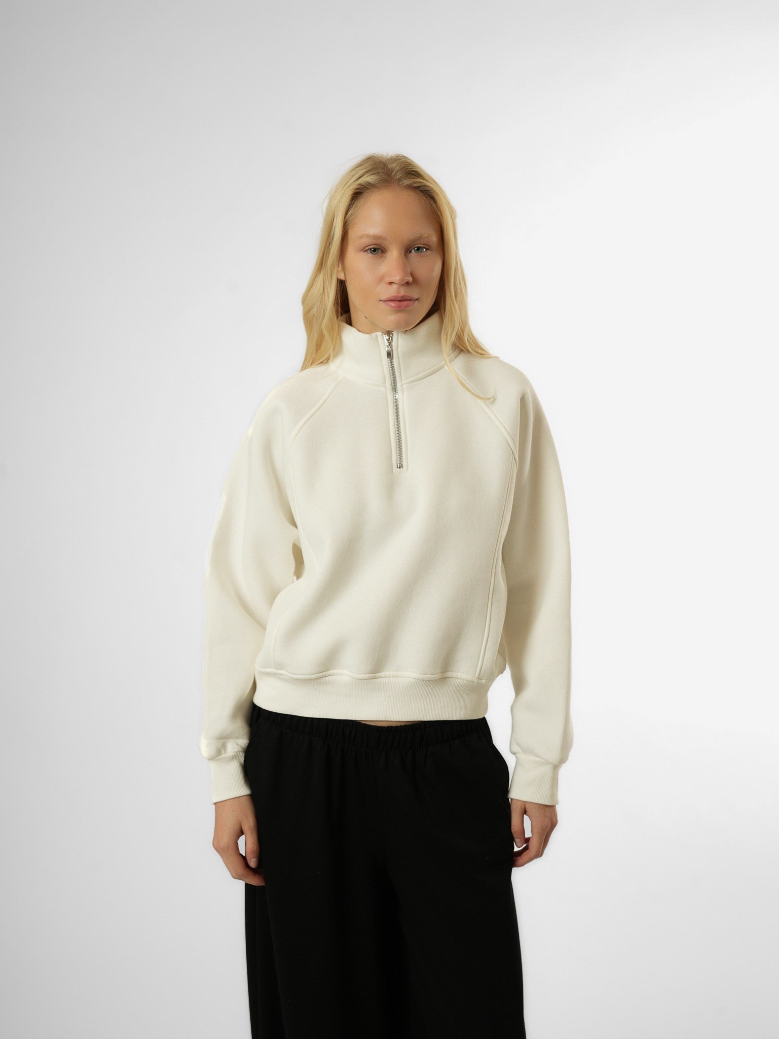 Dik Yaka Şardonlu Sweatshirt Ekru