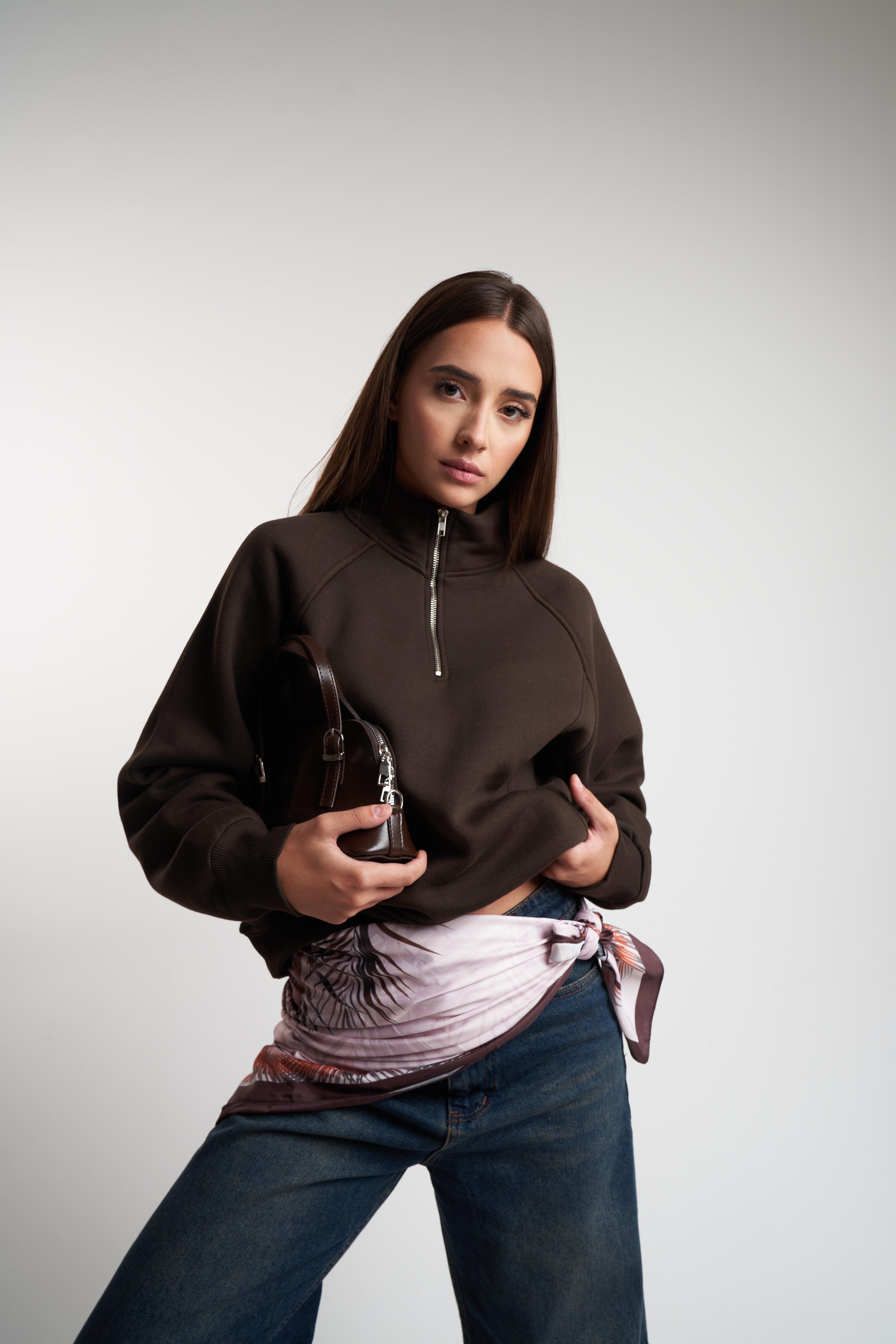 Dik Yaka Şardonlu Sweatshirt Kahve