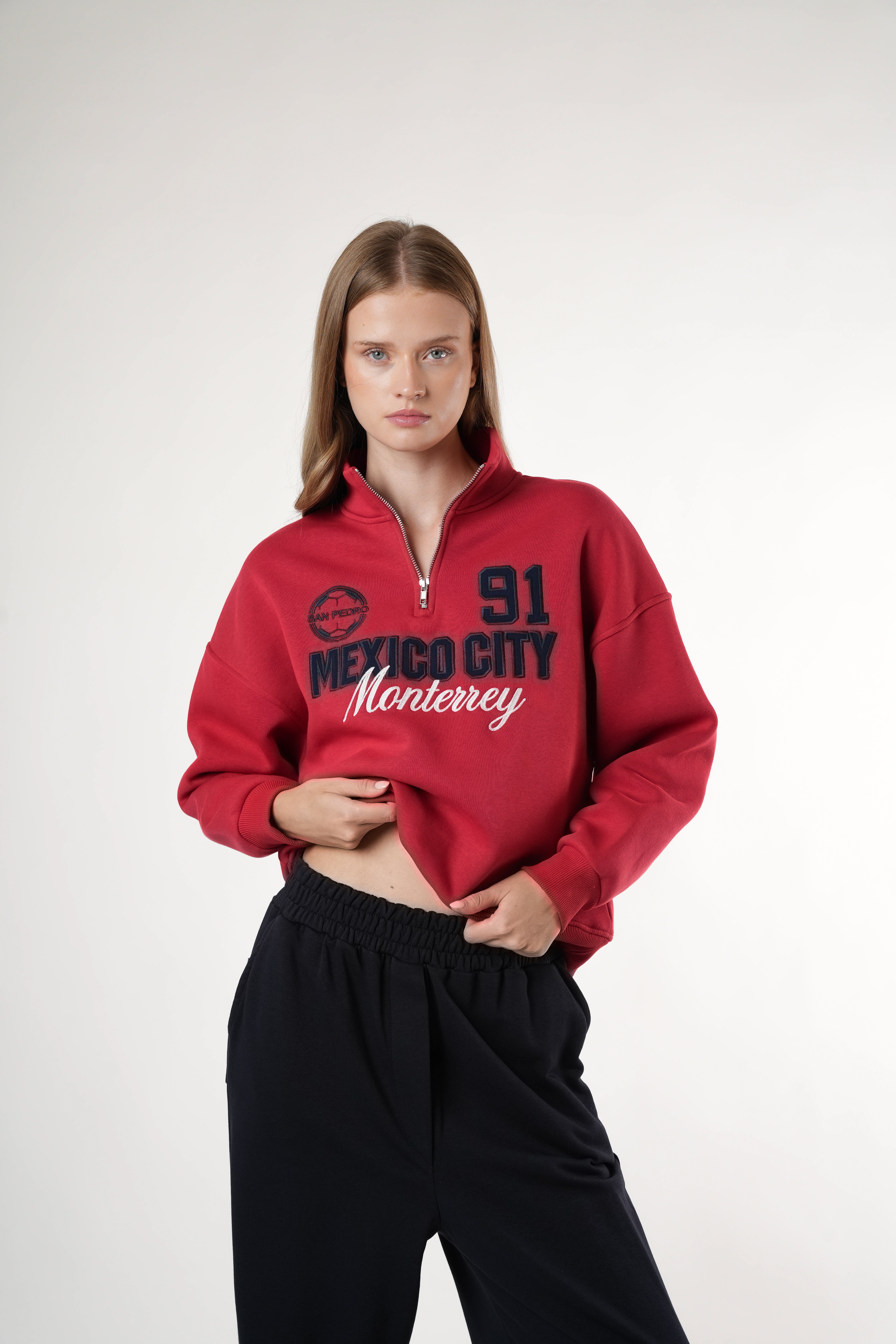Dik Yaka Şardonlu Sweatshirt Kırmızı