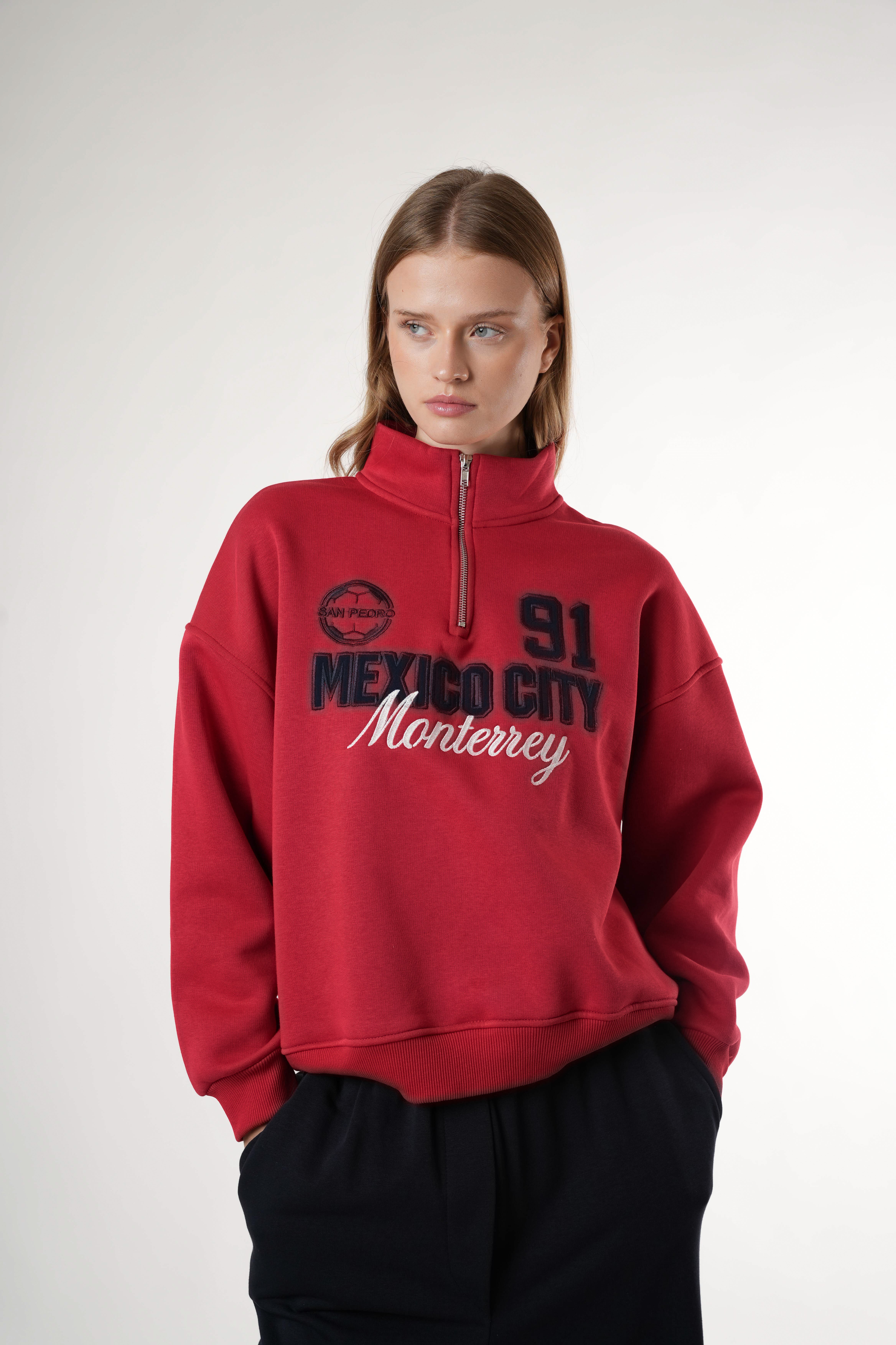 Dik Yaka Şardonlu Sweatshirt Kırmızı