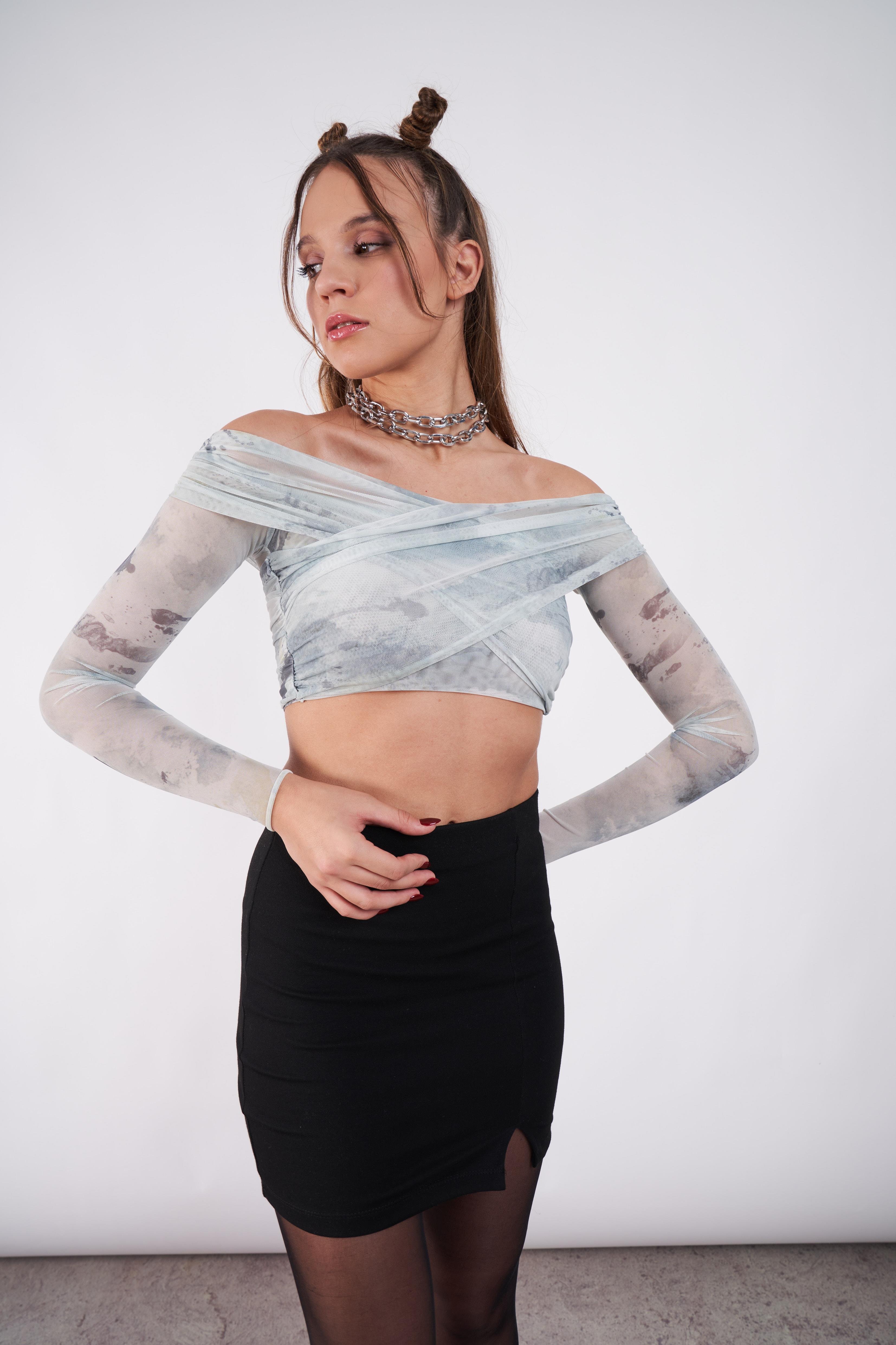 Düşük Omuz Tül Crop Bluz Gri
