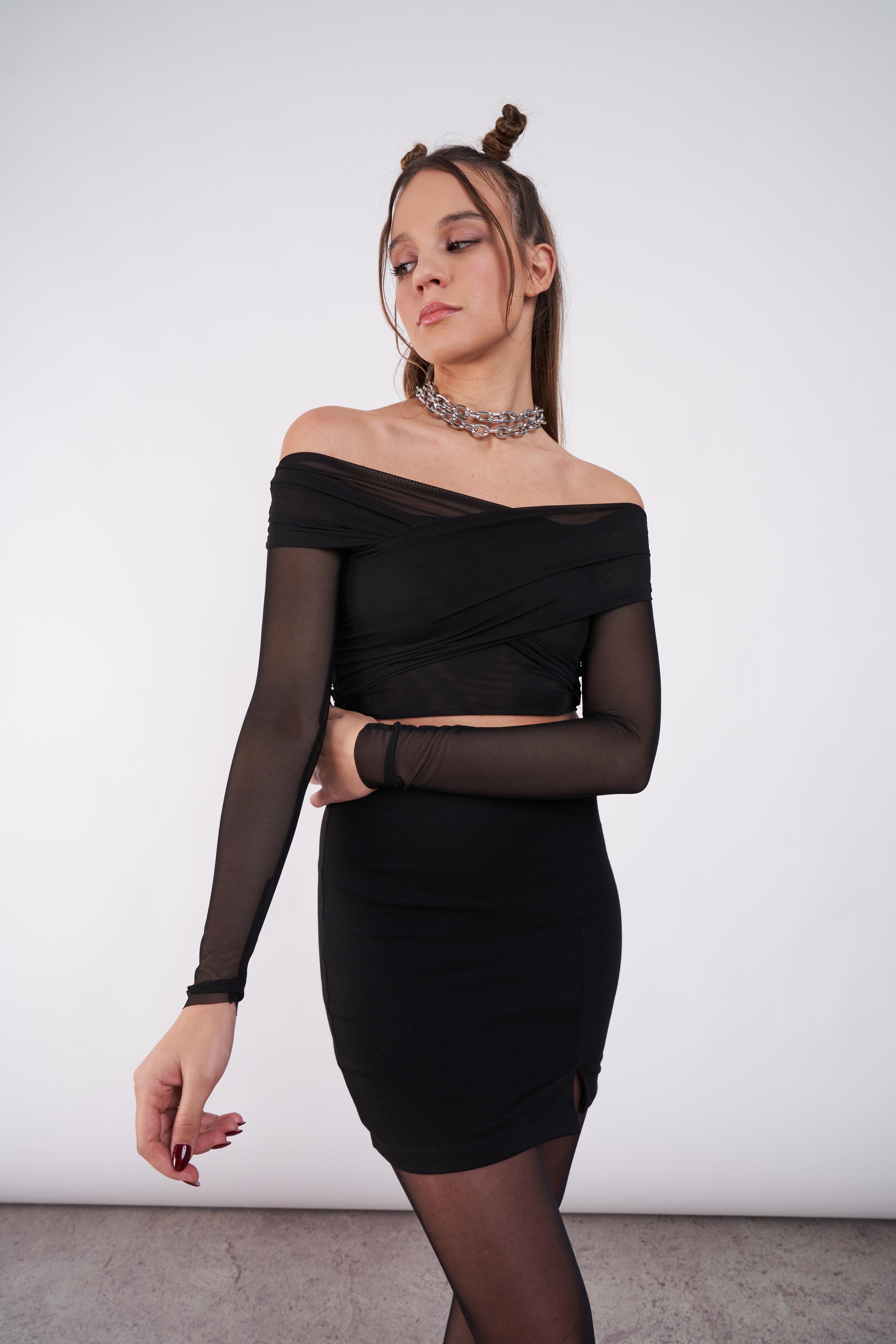 Düşük Omuz Tül Crop Bluz Siyah