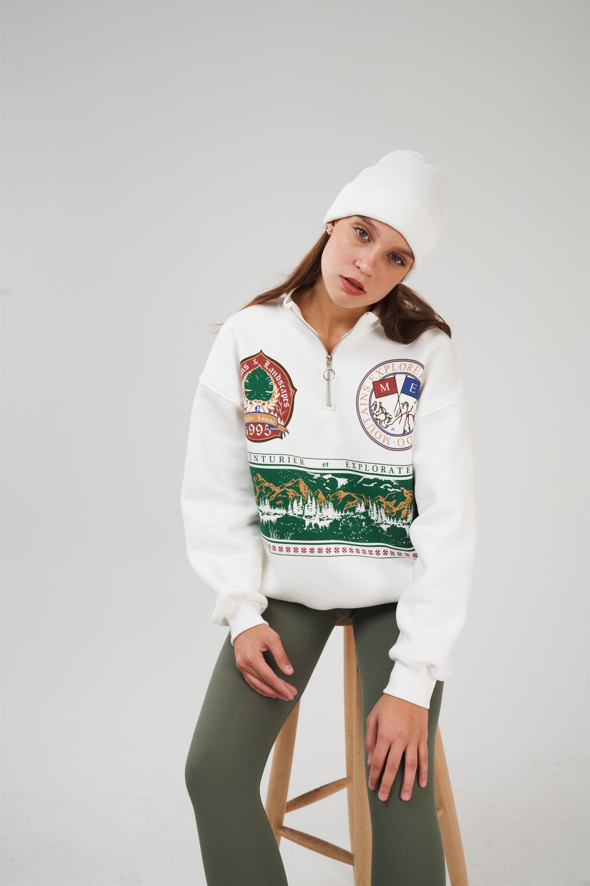 Hakim Yaka Baskılı Sweatshirt