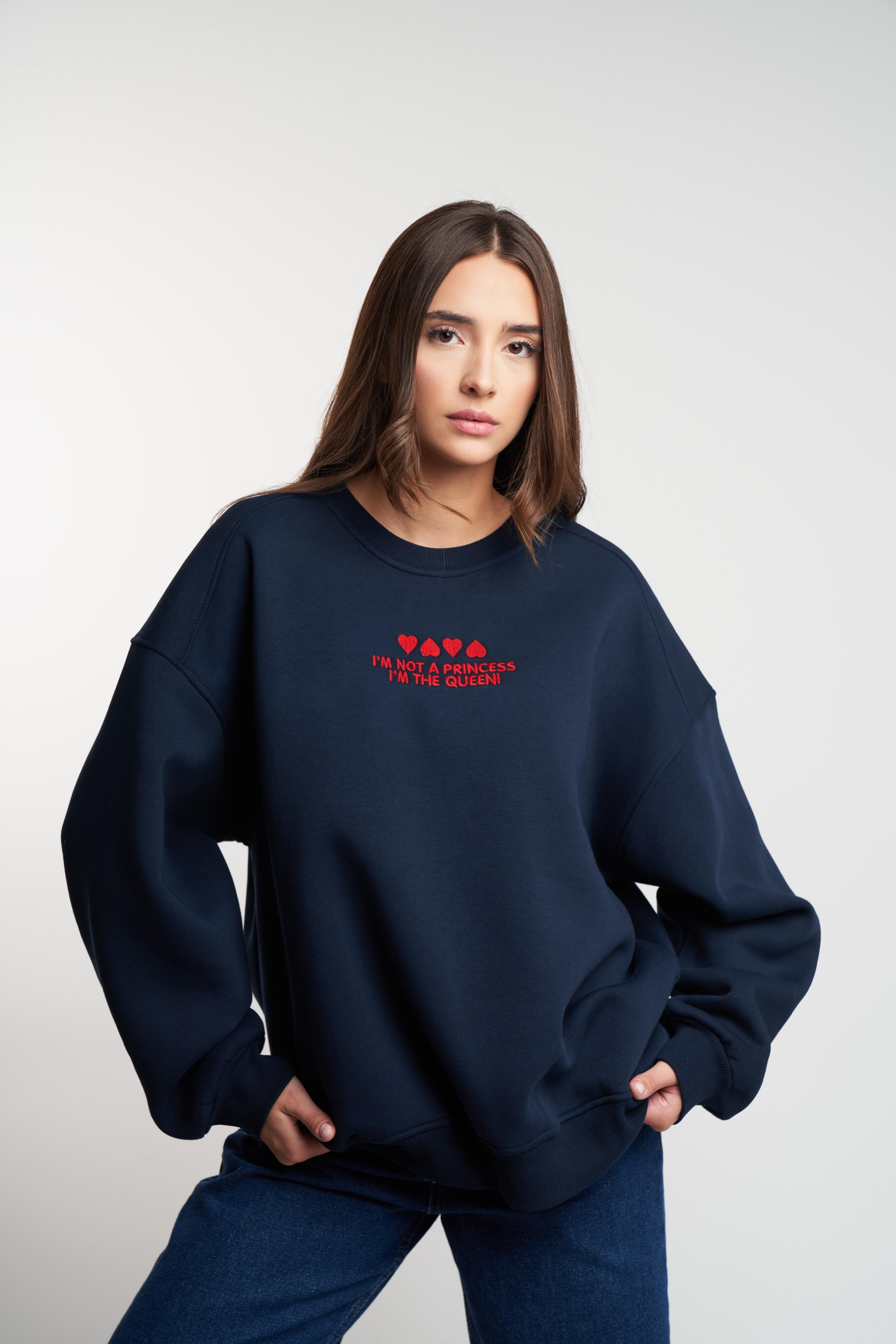 Kalp Nakış Yazı Baskılı Şardonlu Sweatshirt Lacivert