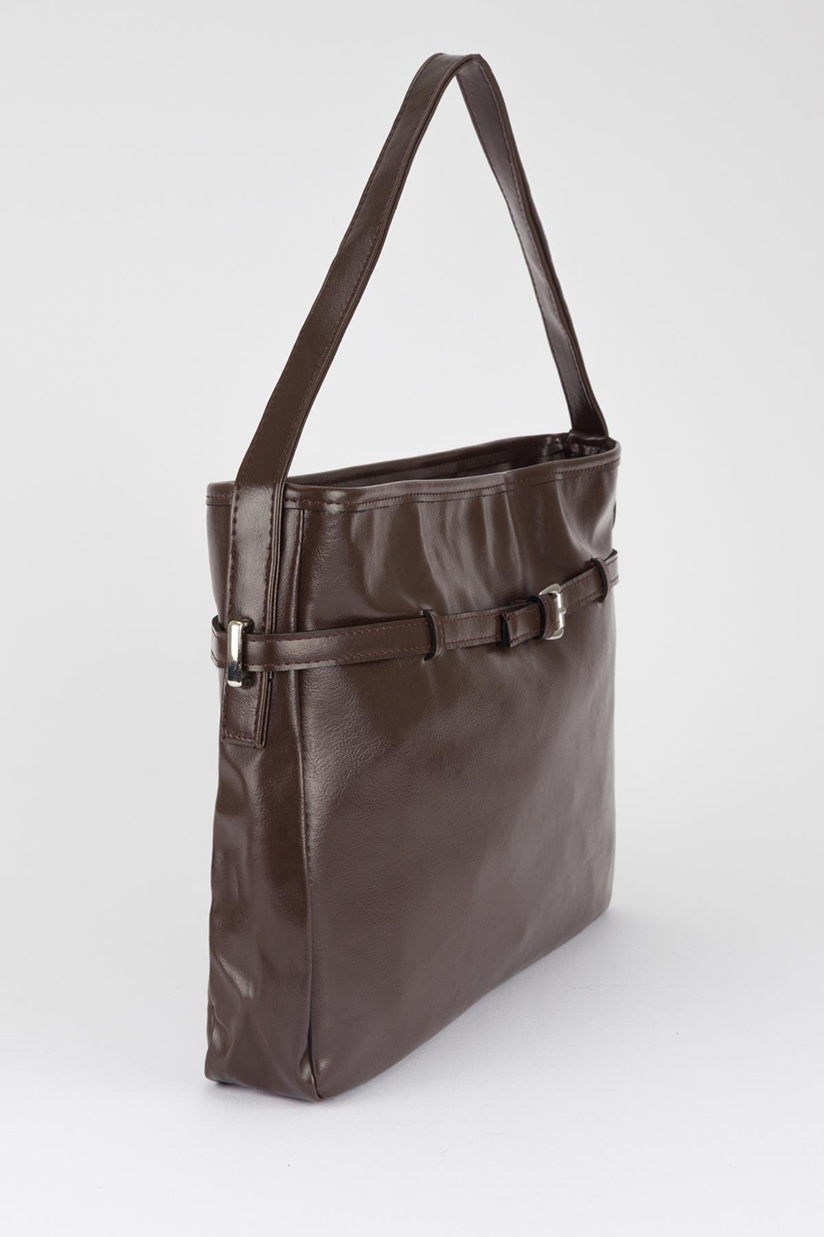 Kemer Detaylı Omuz Çantası Kahve