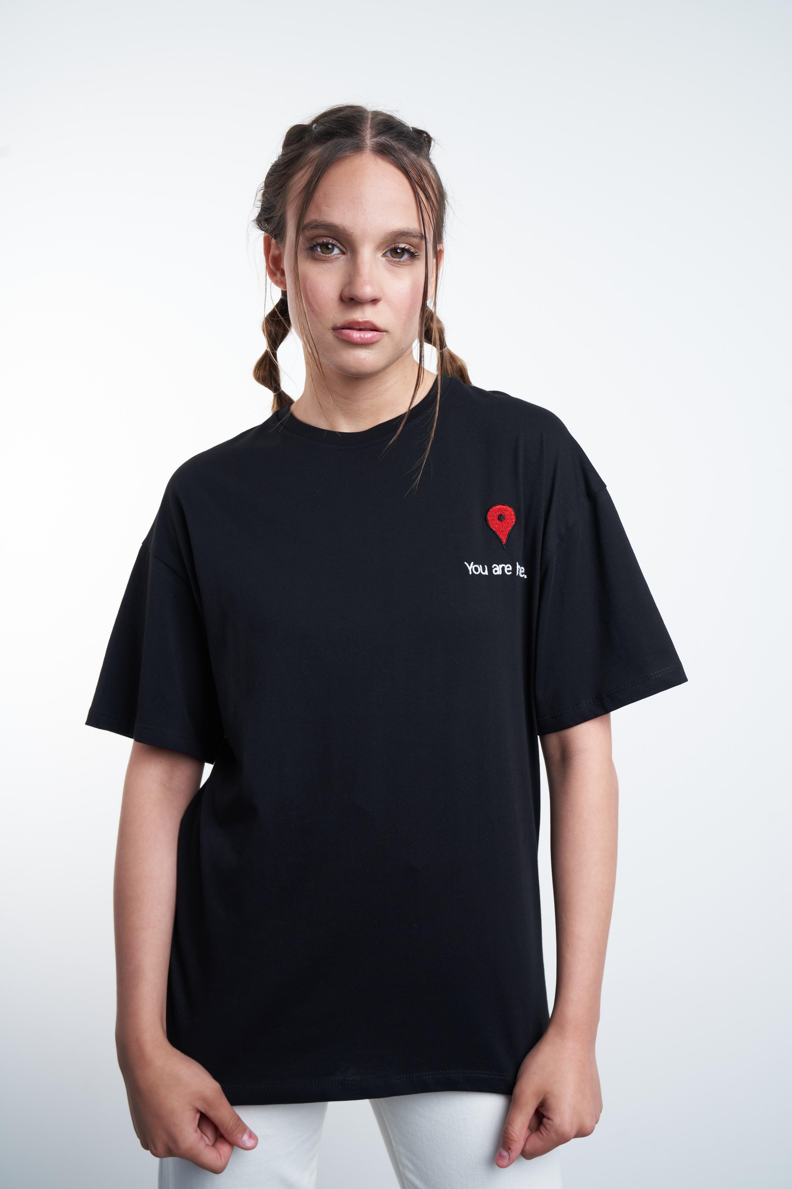 Konum Nakış Baskılı T-shirt Siyah