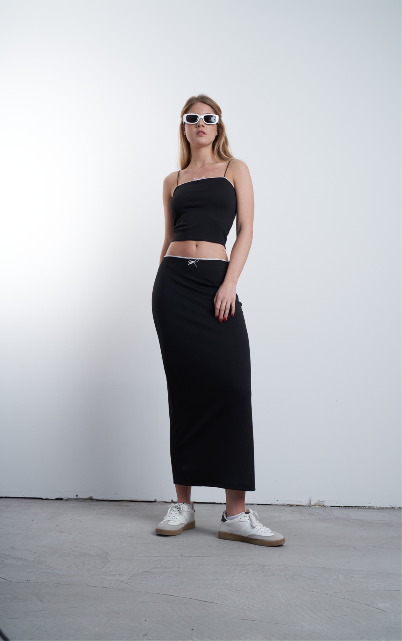 Lastik Askılı Bluz Siyah