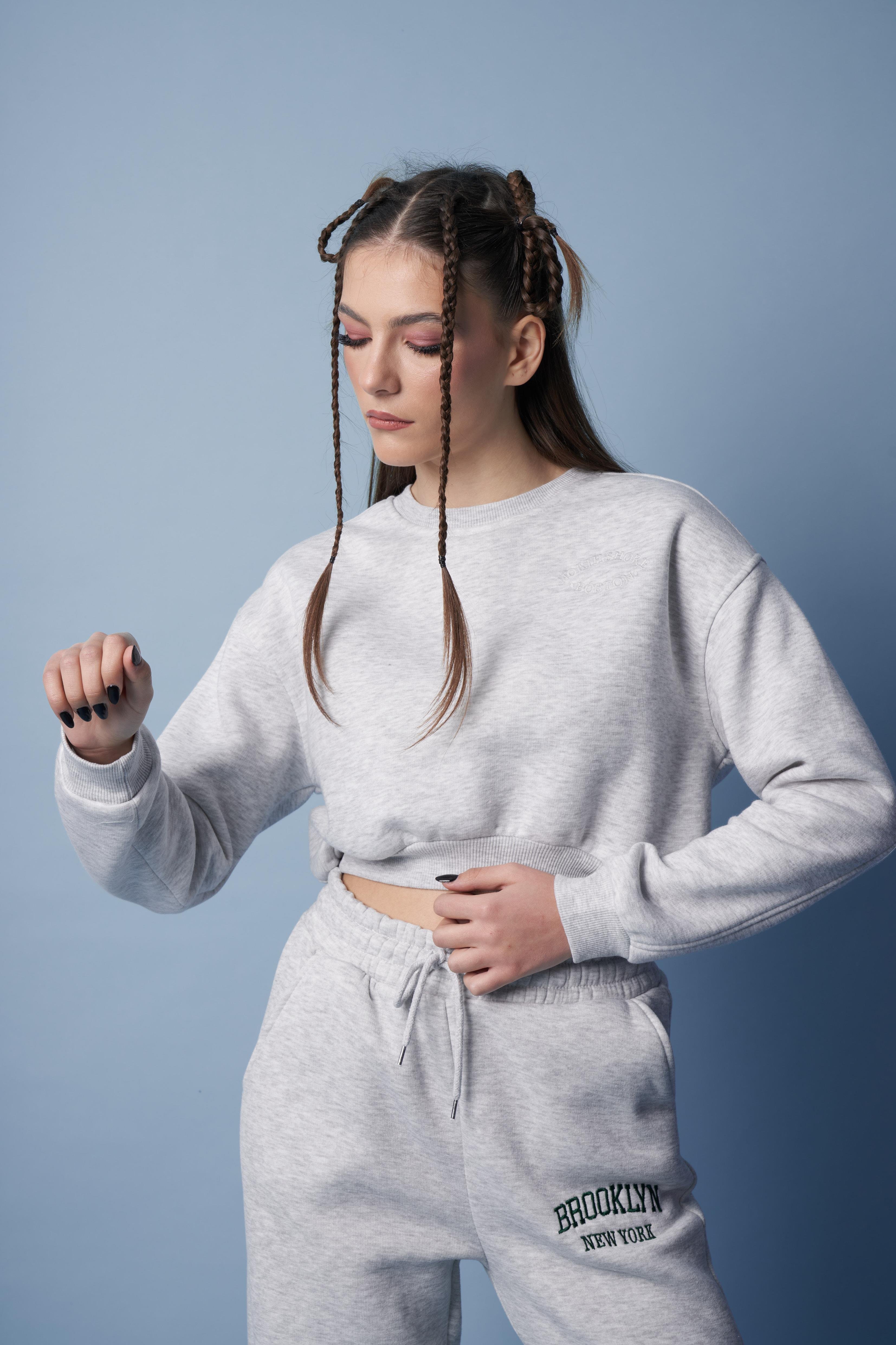 Nakış Detaylı Kısa Basic Sweatshirt Karmelanj