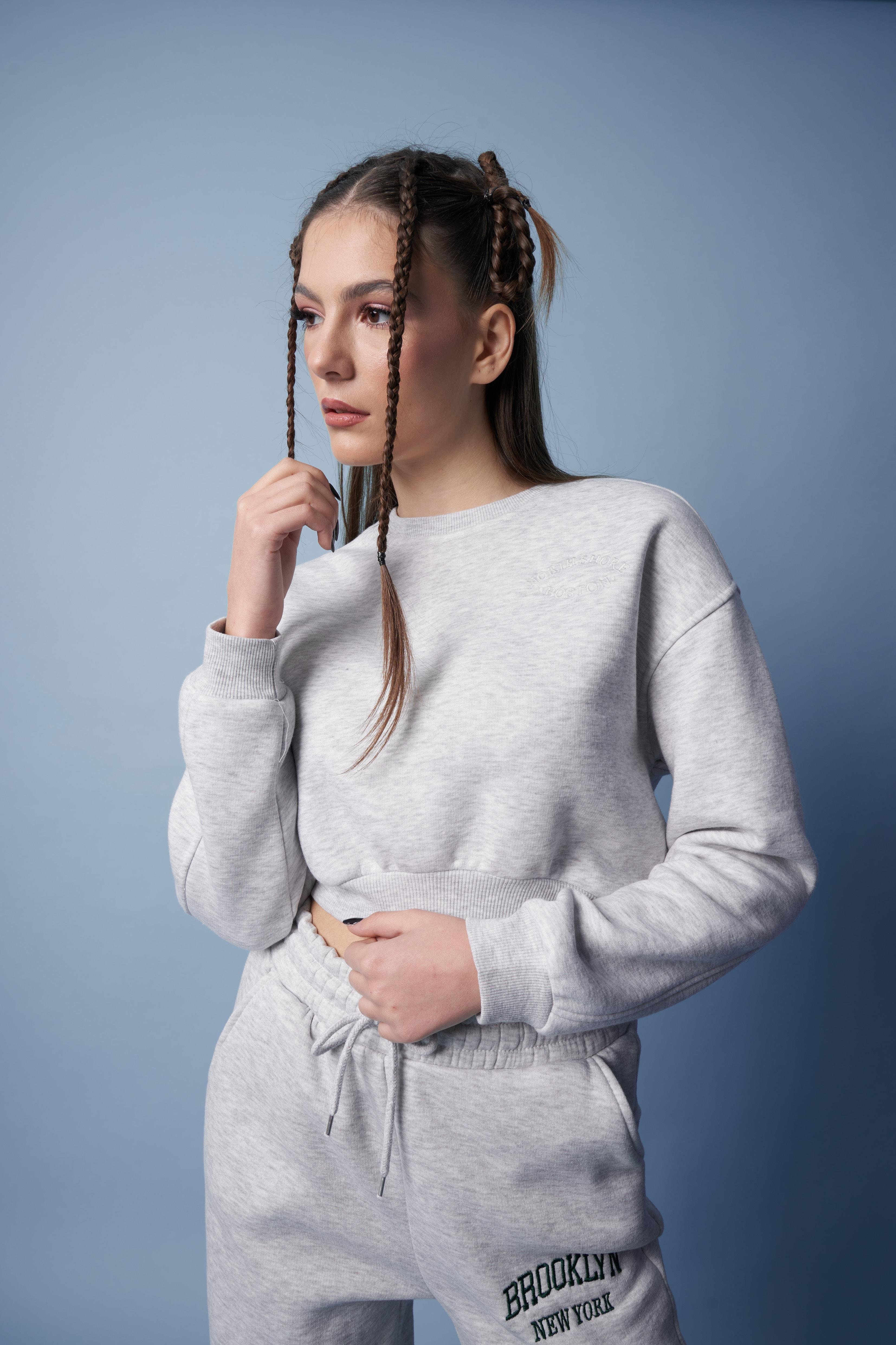 Nakış Detaylı Kısa Basic Sweatshirt Karmelanj