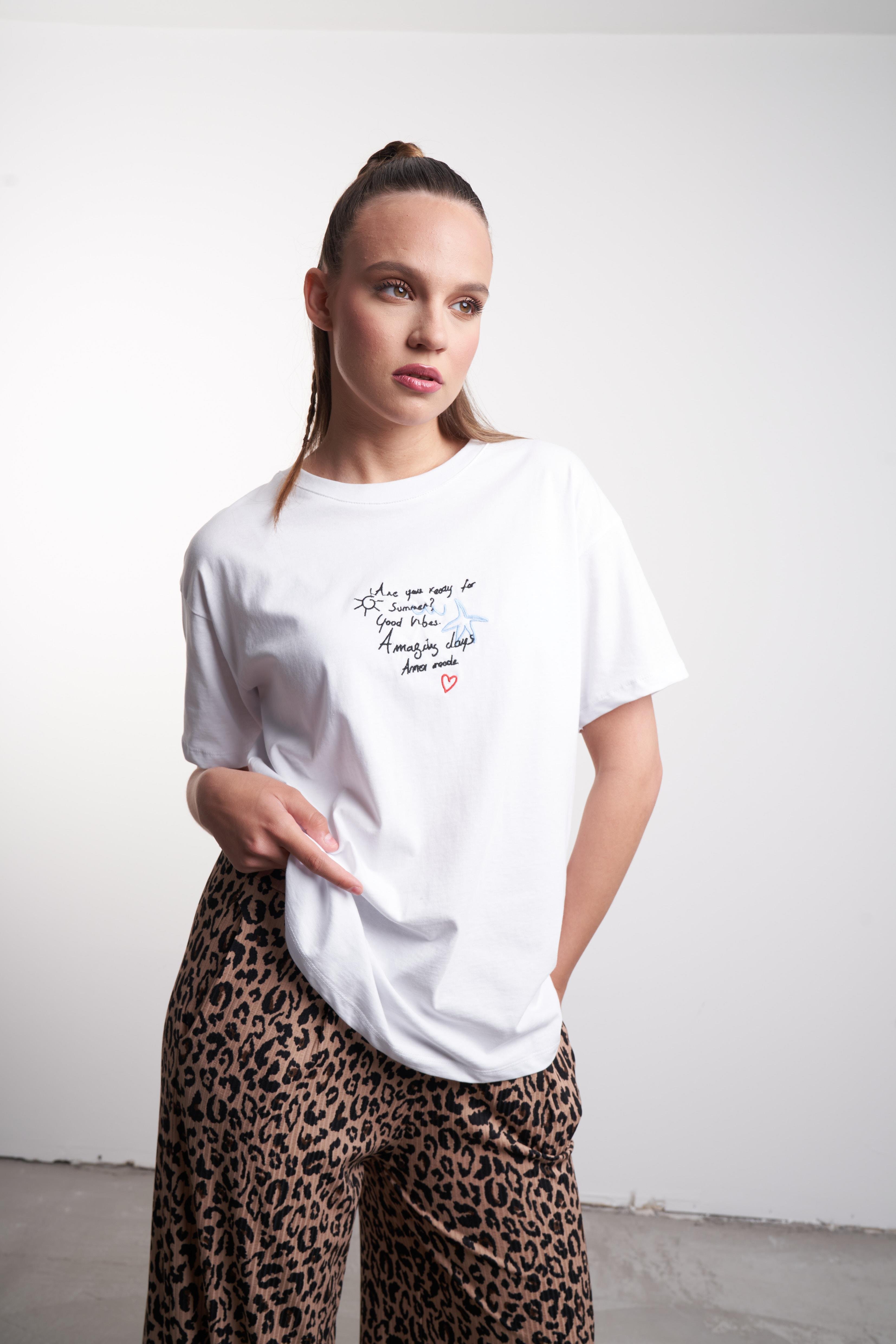 Nakış Yazı Baskılı T-shirt Beyaz