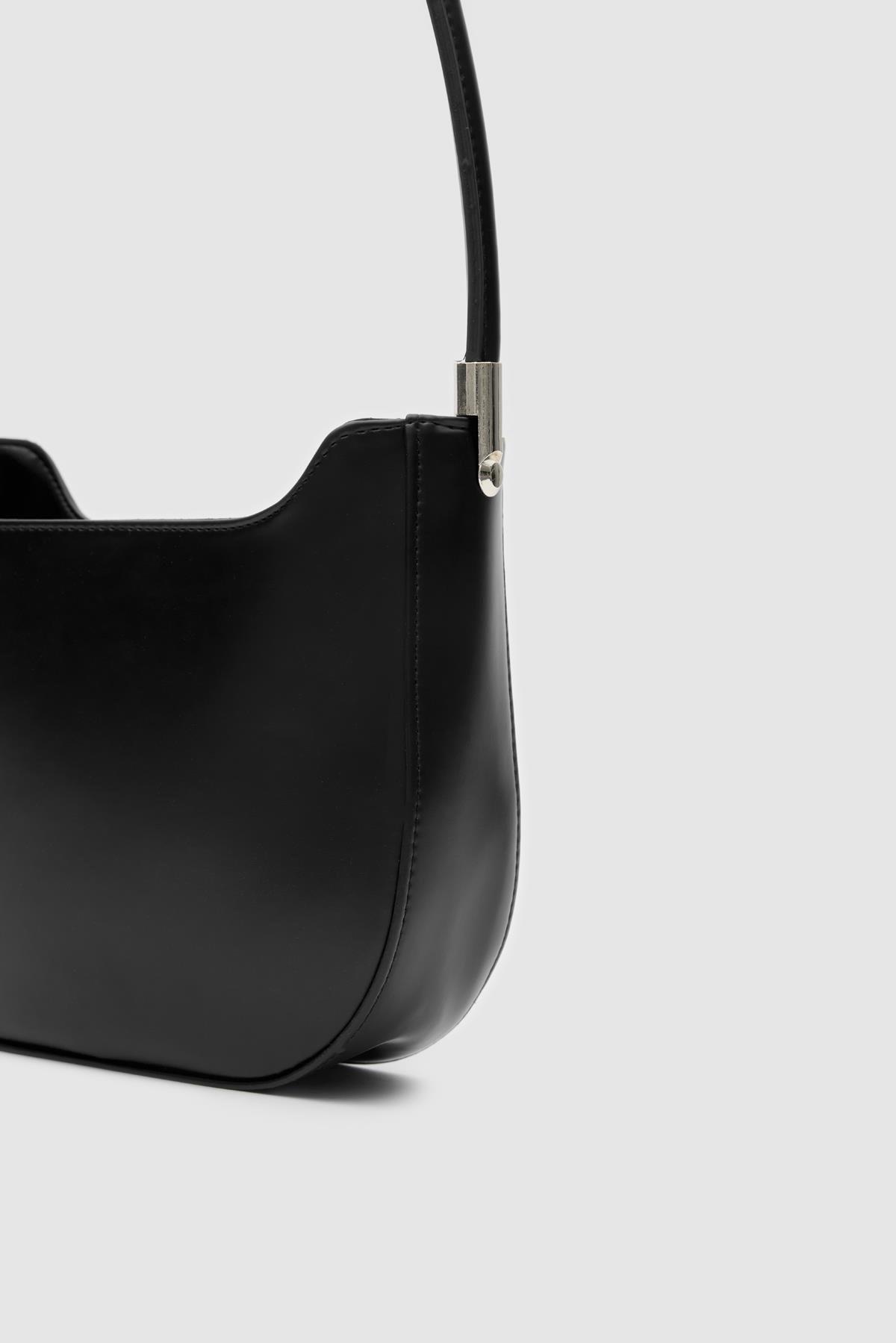 Oval Baget Çanta Siyah
