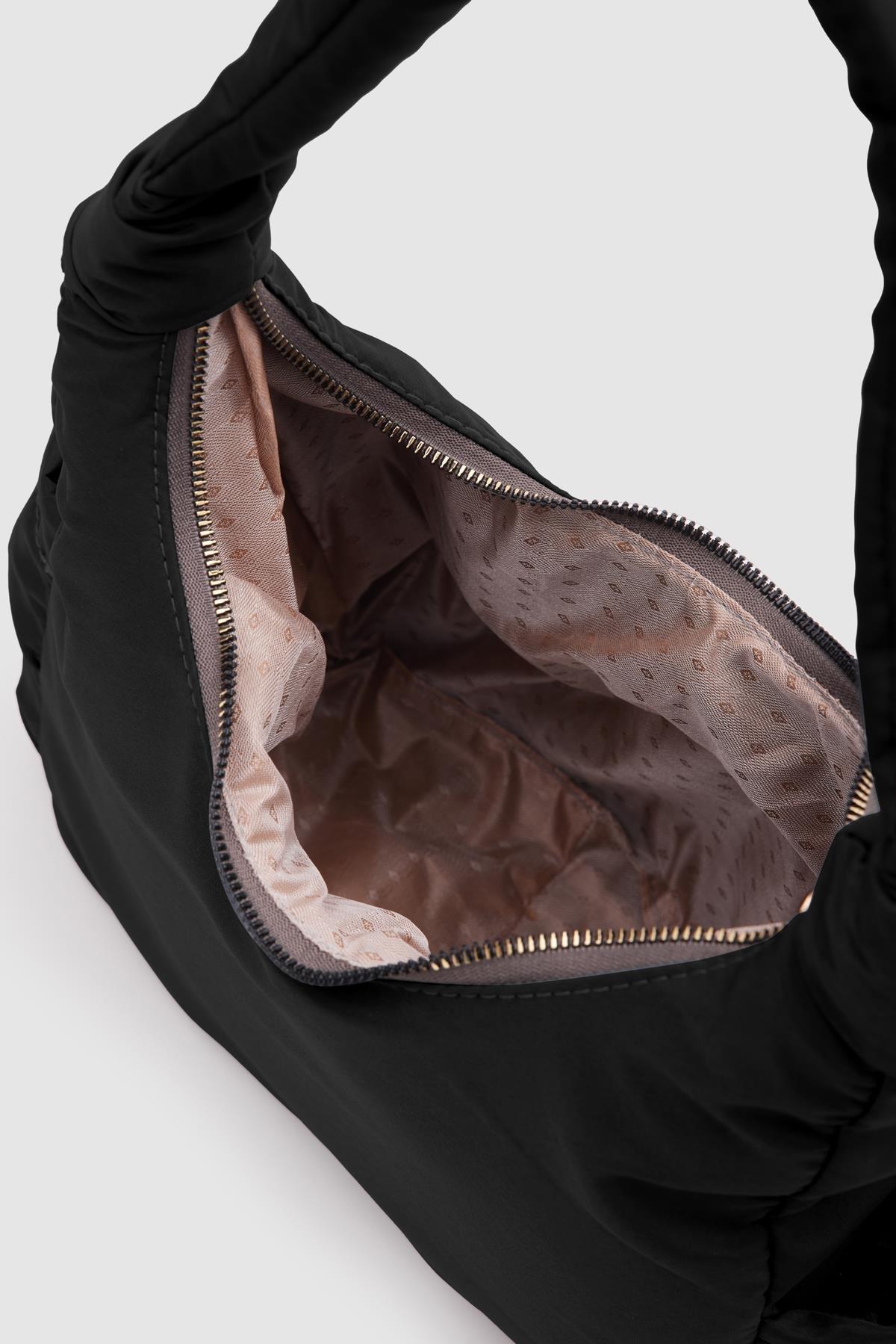 Oval Omuz Çantası