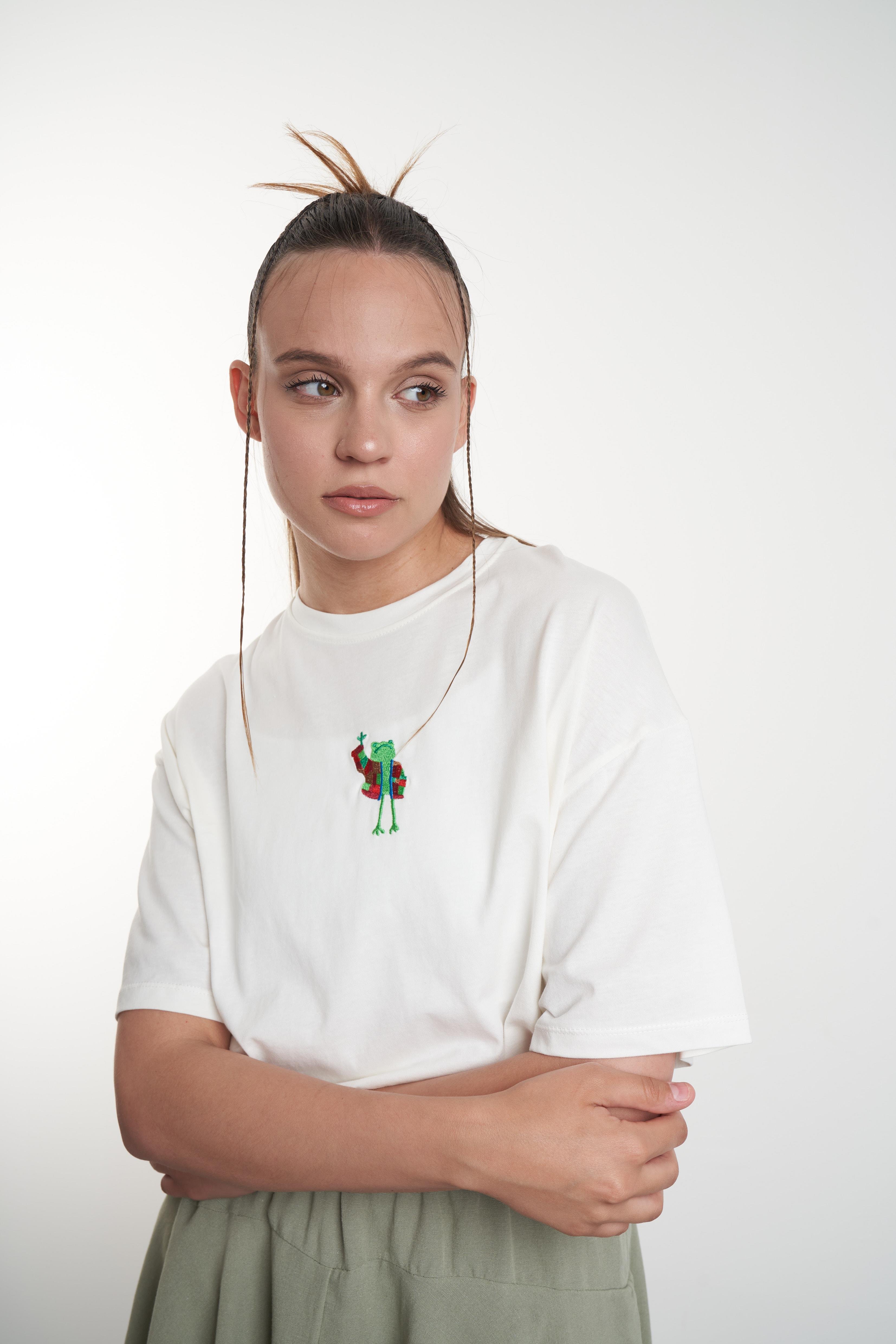 Oversize Kaplumbağa Nakış Baskılı T-shirt Ekru