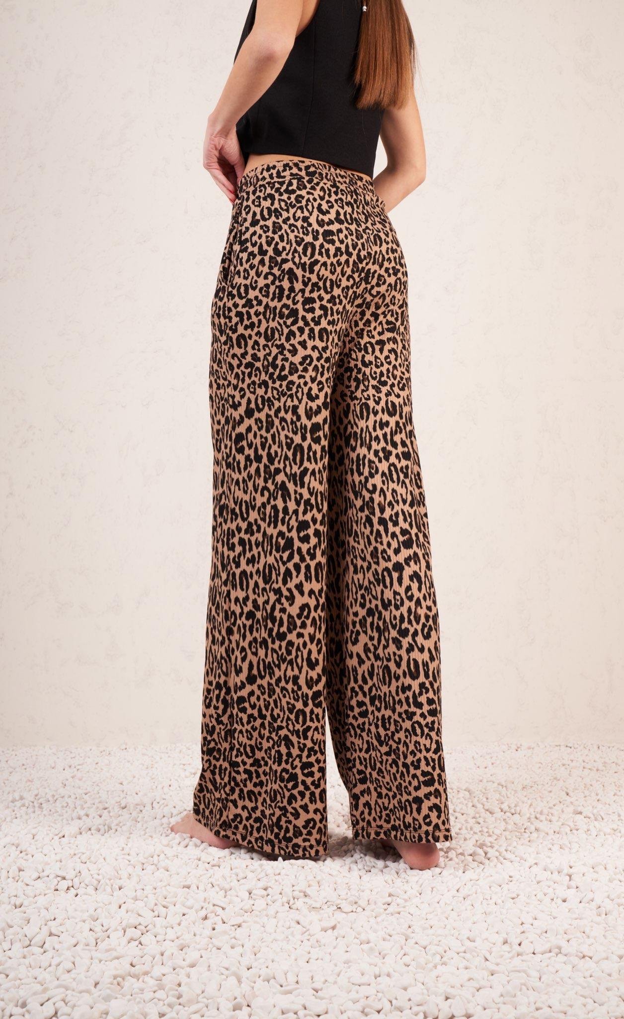 Pile Detaylı Bol Paça Pantolon Leopar