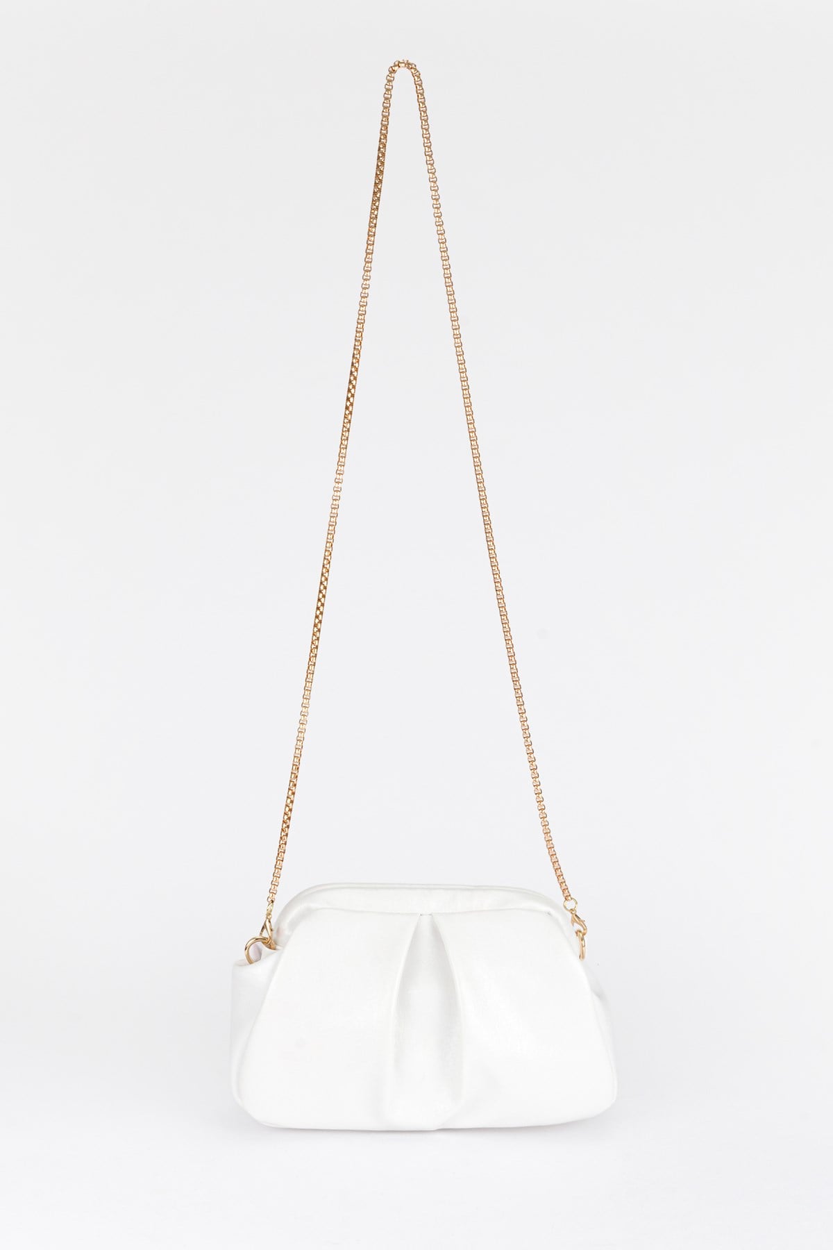 Pile Detaylı Zincir Askılı Clutch Çanta Beyaz